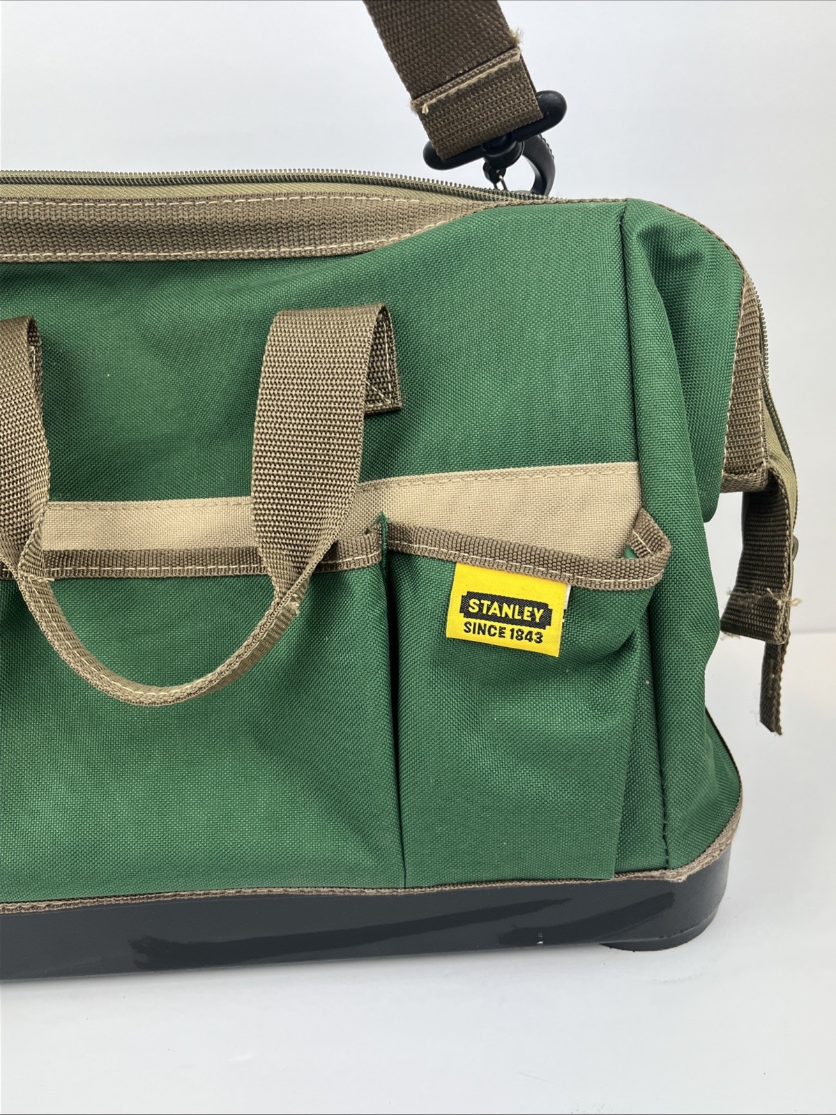 STANLEY 16″ Open Mouth Zipper Top Pockets Tool Bag Hard Bottom Green 16x11x9″