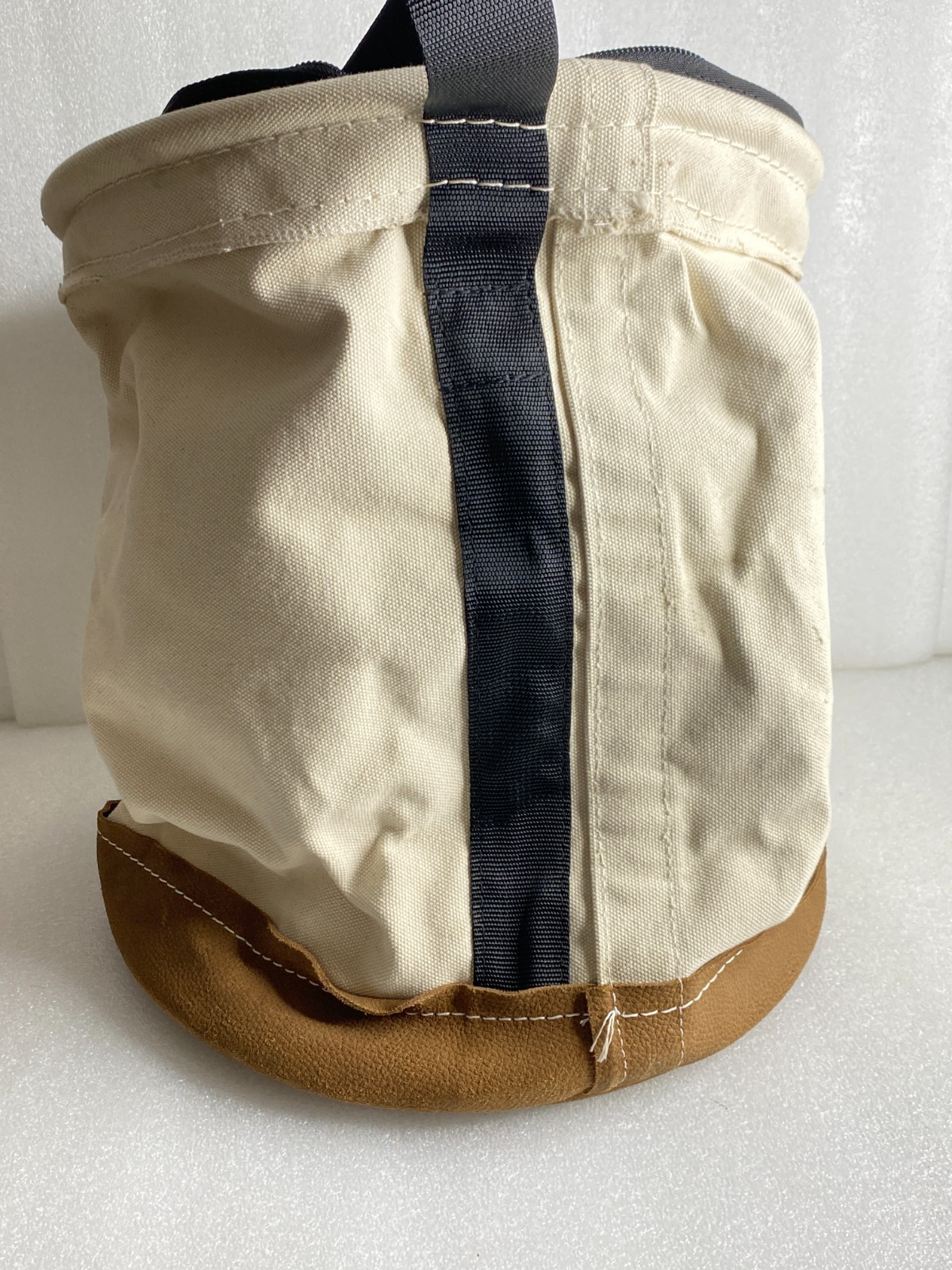 Klein Tools 17″ H/14” W 150lb. Canvas Bucket With Zip-Close Top & Leather Bottom