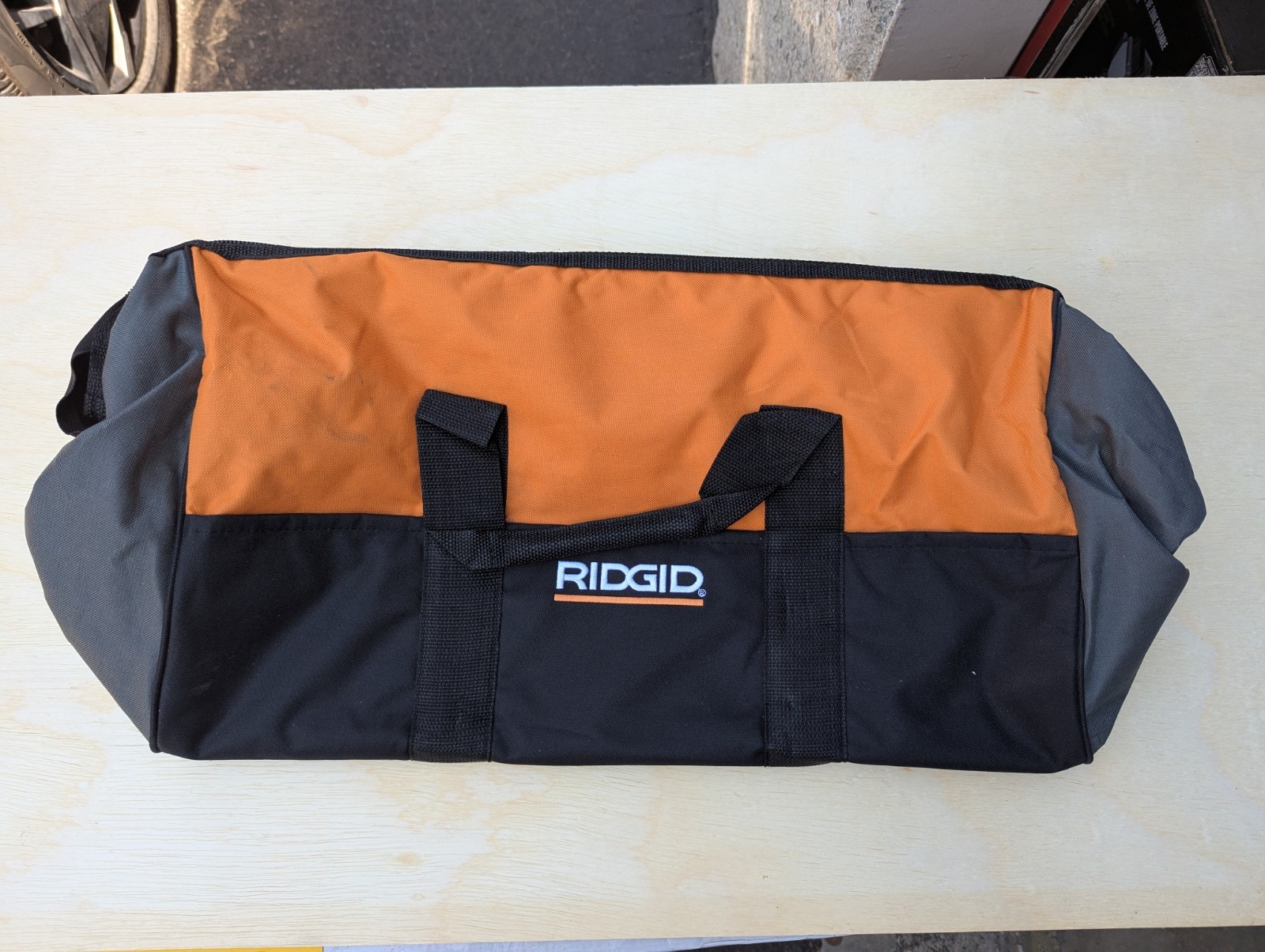 New Ridgid 22″ X 10 » X 13 Large Heavy Duty 6 Pocket Tool Bag