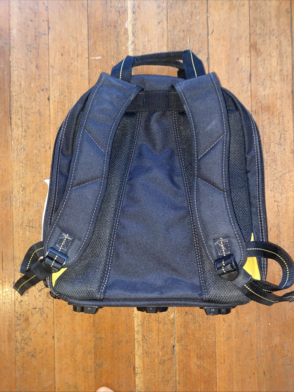 Dewalt 20v Backpack Dgc530 W/ Charging Dock 23 Pocket