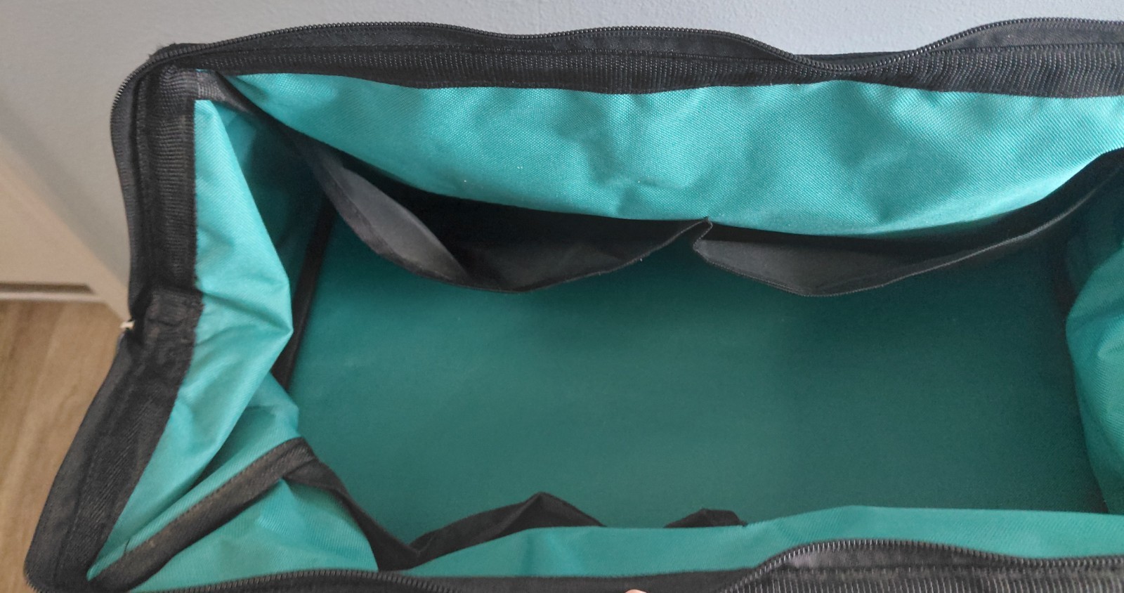 Heavy Duty Makita # 831303-9 -20″ Large Contractor Tool Bag. Clean!