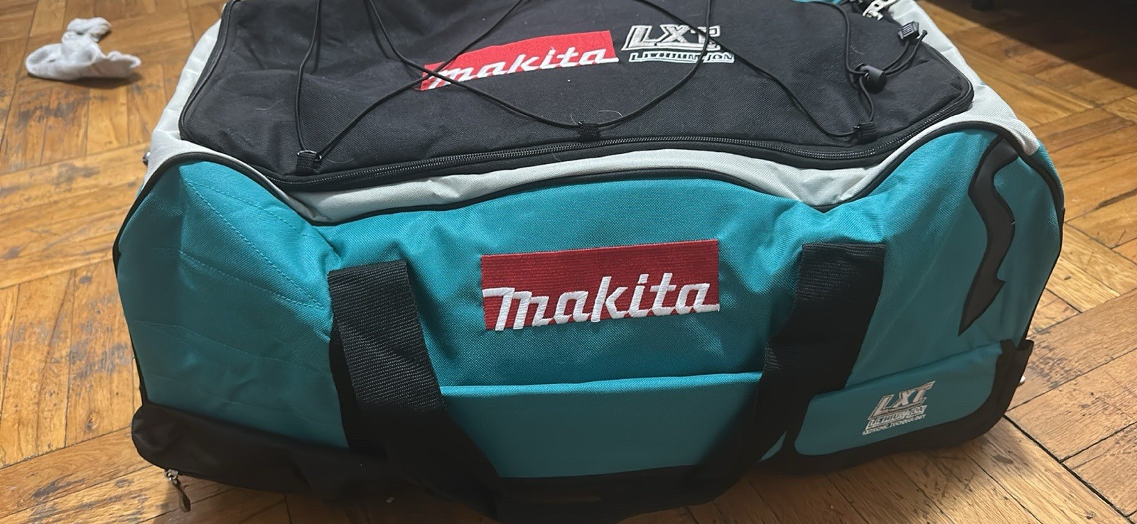 Makita LXT Lithium Ion Rolling Tool Bag Teal, Large with Wheels