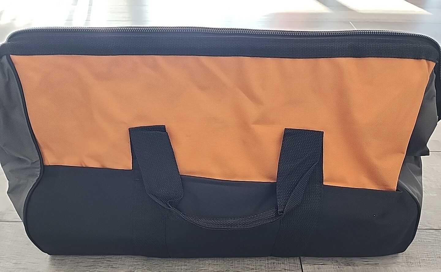 RIDGID 22” X 11″ X 12″ Large Heavy Duty Tool Bag with 6 Exterior Pockets