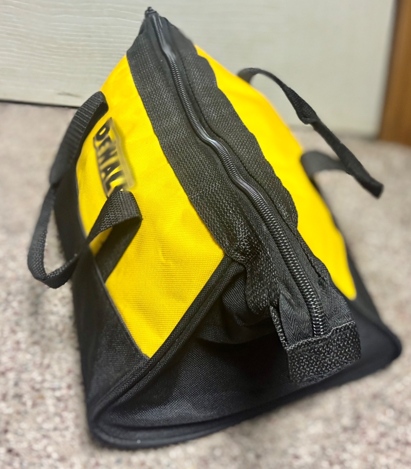 Small DEWALT TOOLS Heavy Duty Carrying Case Bag Nylon Canvas Black/Yellow 11×8.5