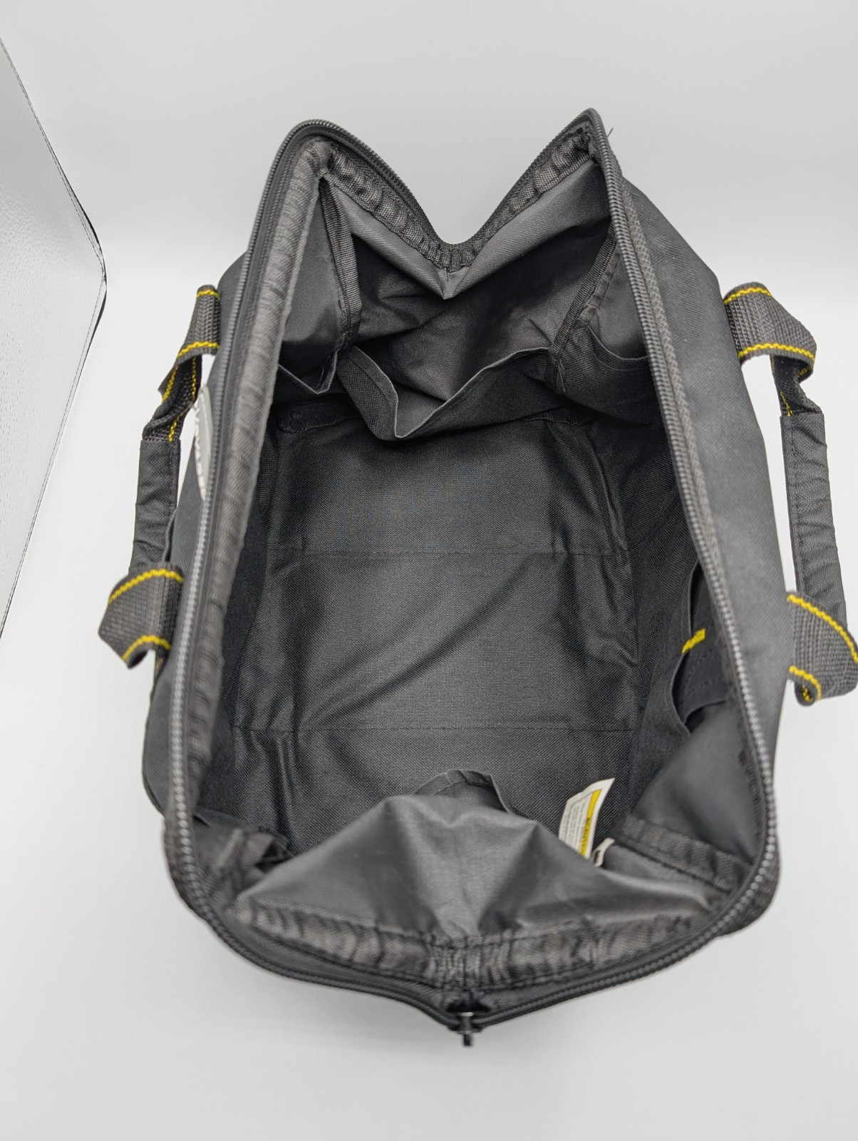 Voyager 18 Pockets Tool Bag 15” 61469