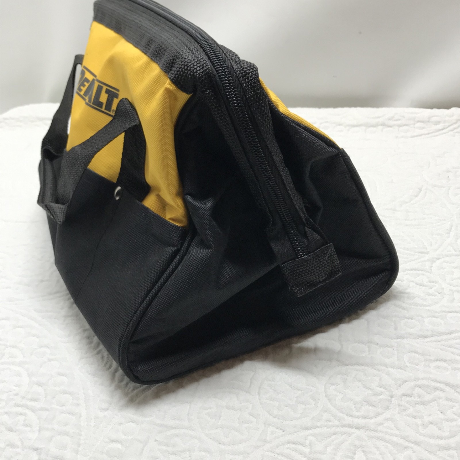 New Dewalt Heavy Duty Ballistic Nylon 13″ Tool Bag Construction 13x10x10 Inch