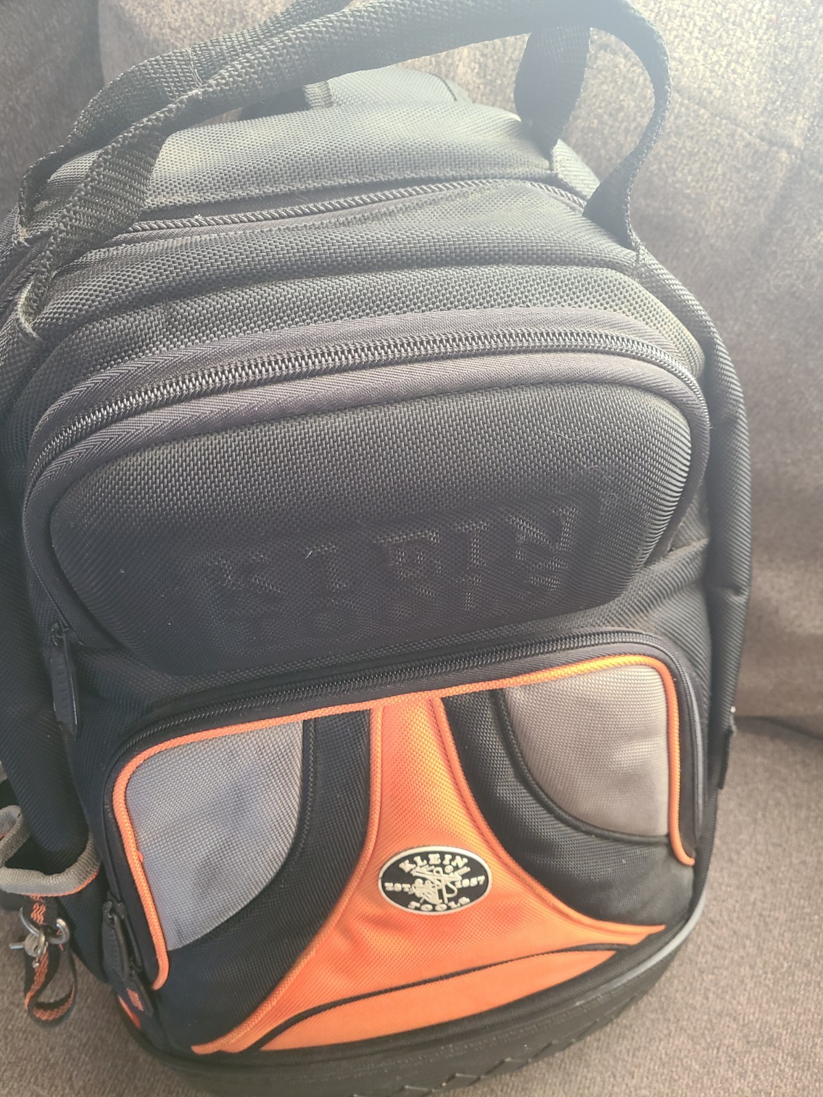 TRADESMAN 55421BP-14 Tool Bag Orange Black Back Pack Electrician Plumber T2