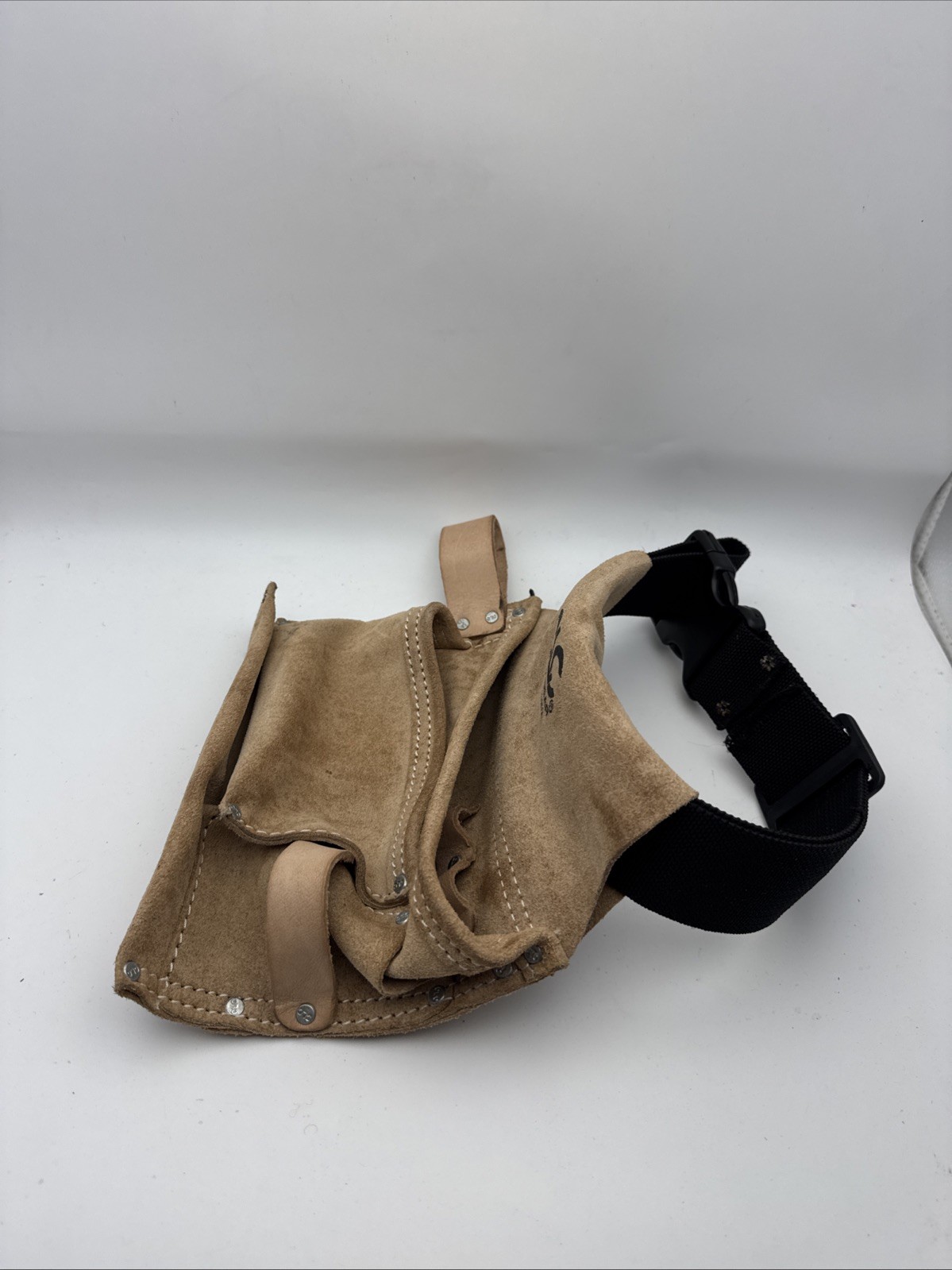 CLC LEATHER H/D Work Gear 3 Pocket Nail & Tool Bag W/ Polyweb Belt IPK489X