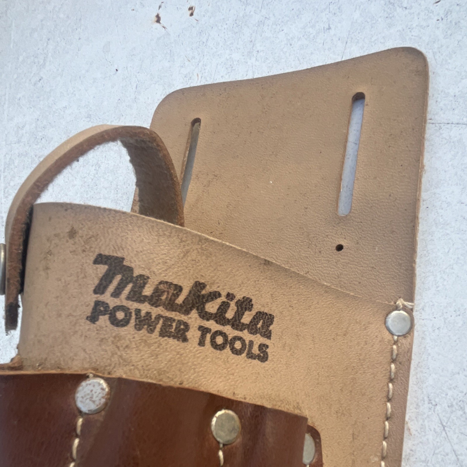 Makita Power Tools Leather Tool Holster Pouch Holder, Tan/Brown, 1 Item