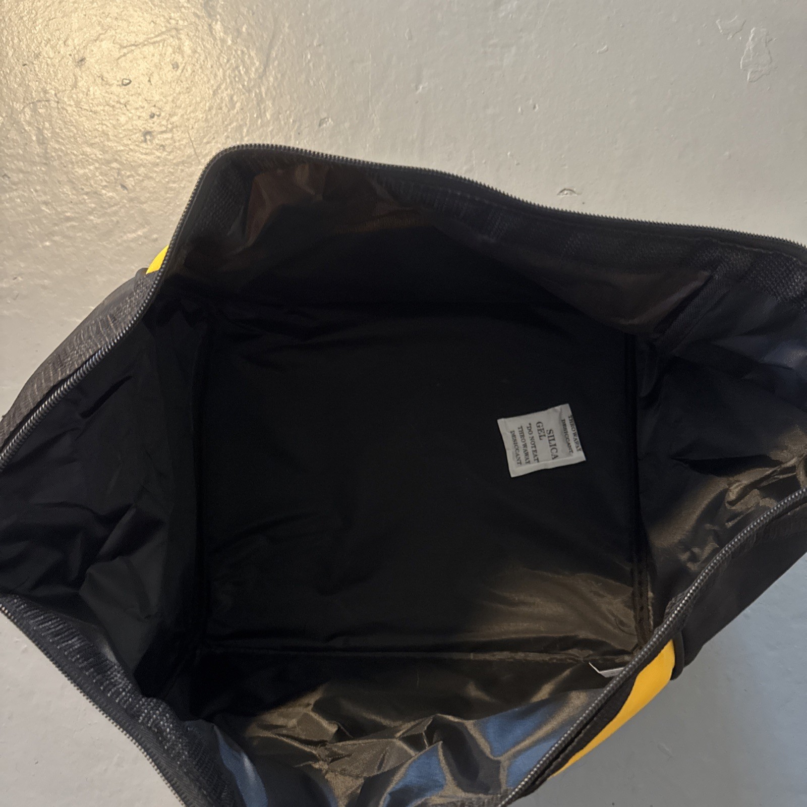 New Dewalt Heavy Duty Ballistic Nylon 13″ Tool Bag ( 1 ). (13” x 10” x 10”)