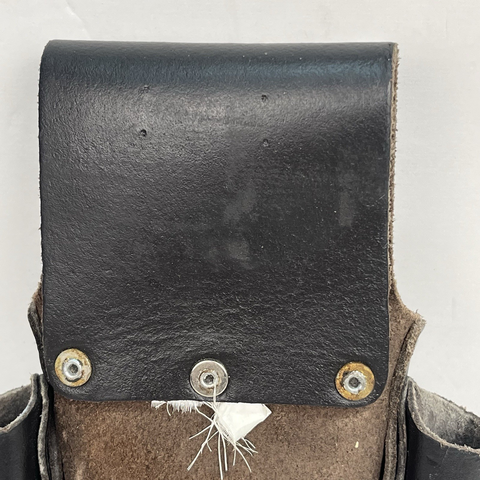 Southwire POUCH4 Leather Tool Pouch 5 Pocket Pouch + Electrical Tape Chain USED