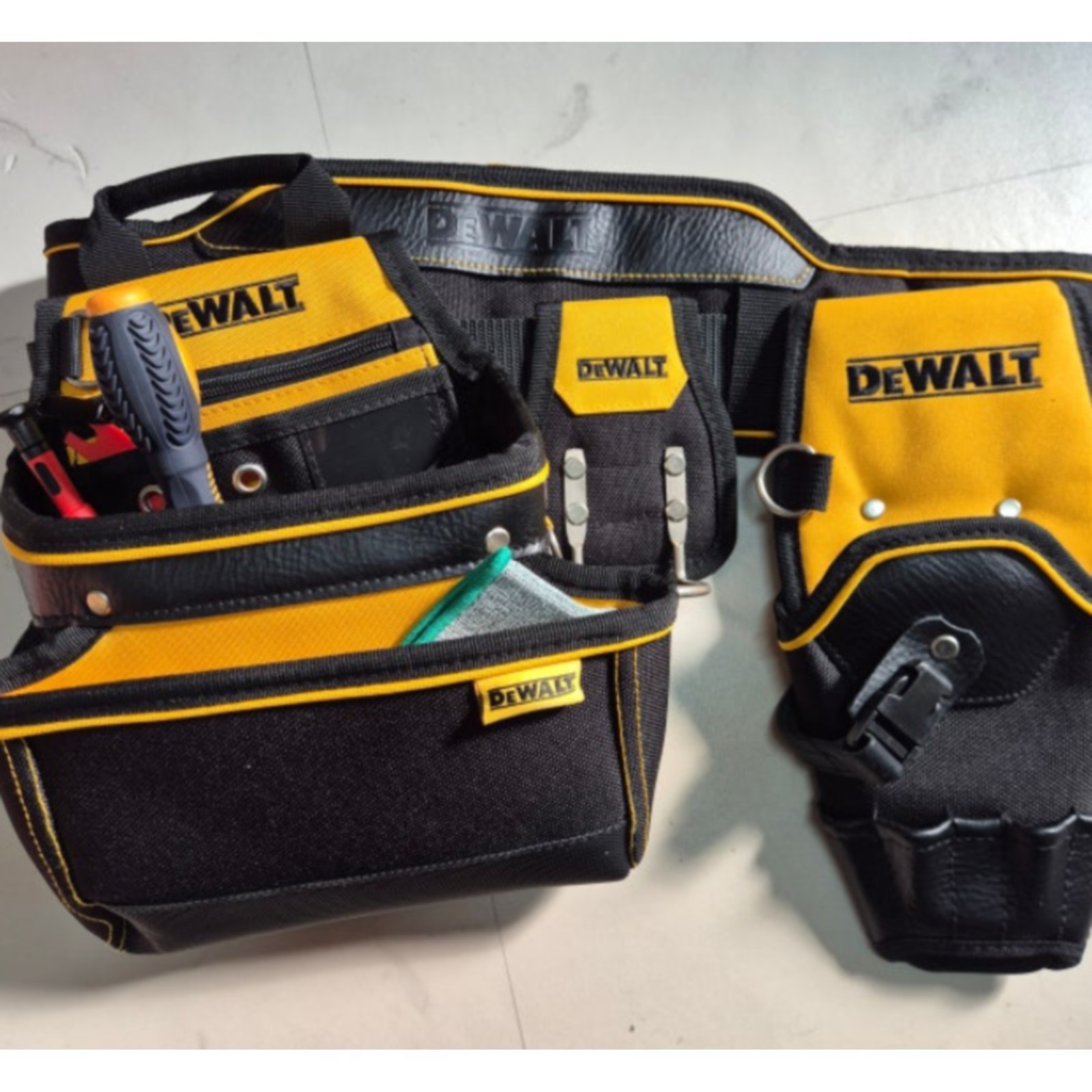 DeWalt DWST81228-8 Tool Belt Pouch Heavy Duty (DWST1-75552)
