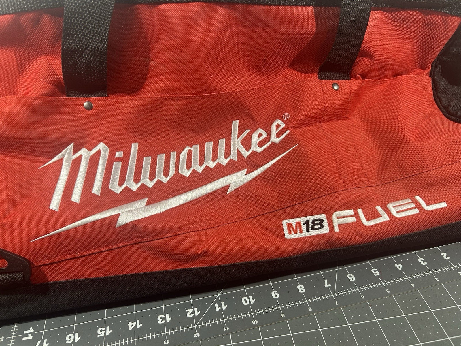 Milwaukee 902033036 22 inch Tool Bag – Red
