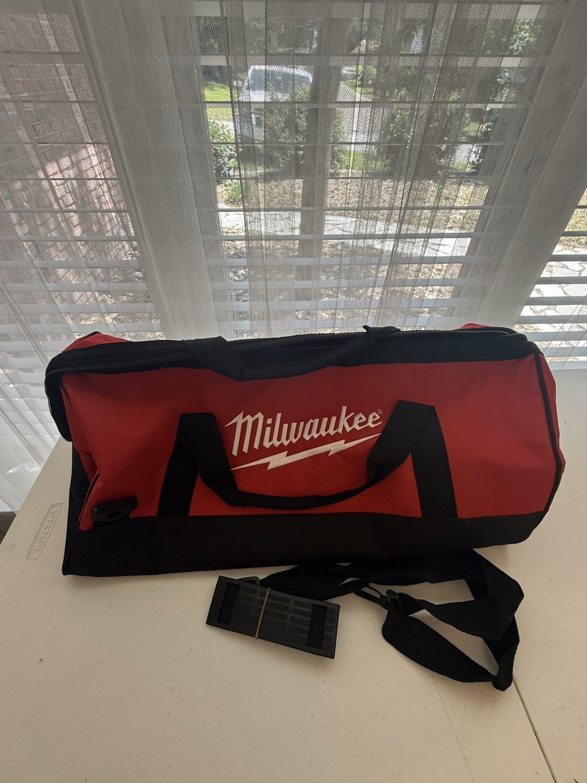 Milwaukee 902033036 22 inch Tool Bag – Red