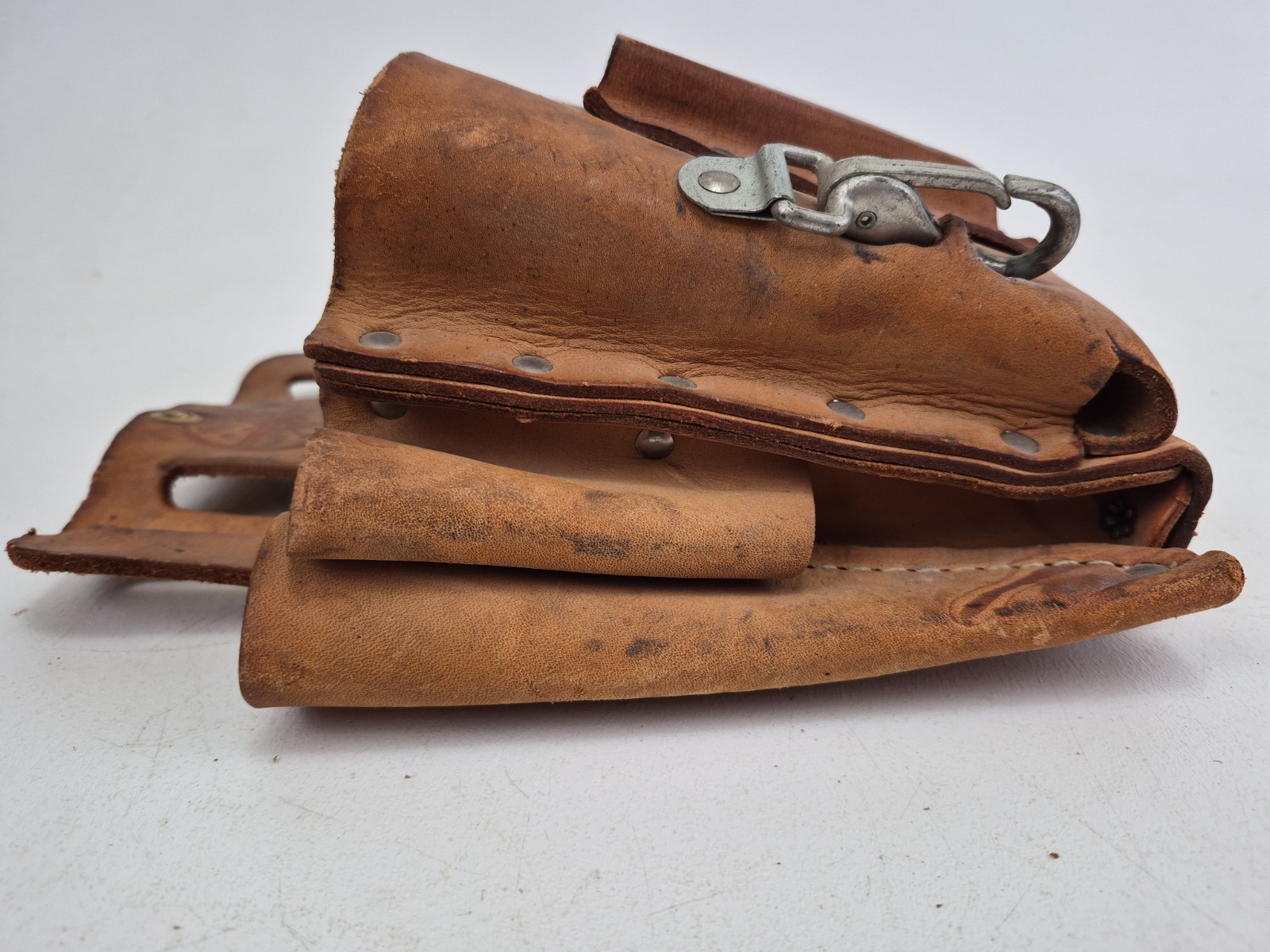 Klein Tools 5165 10 Pocket Leather Tool Pouch w/ Atchison 46″ Belt 46″