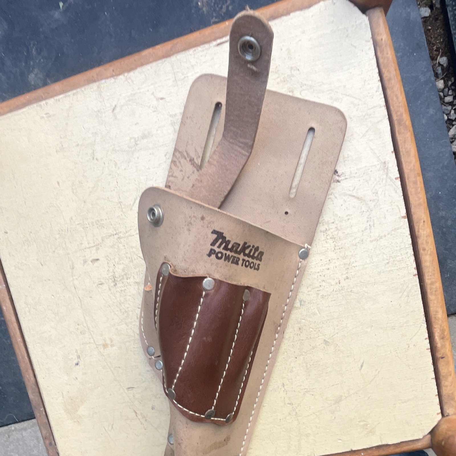 Makita Power Tools Leather Tool Holster Pouch Holder, Tan/Brown, 1 Item