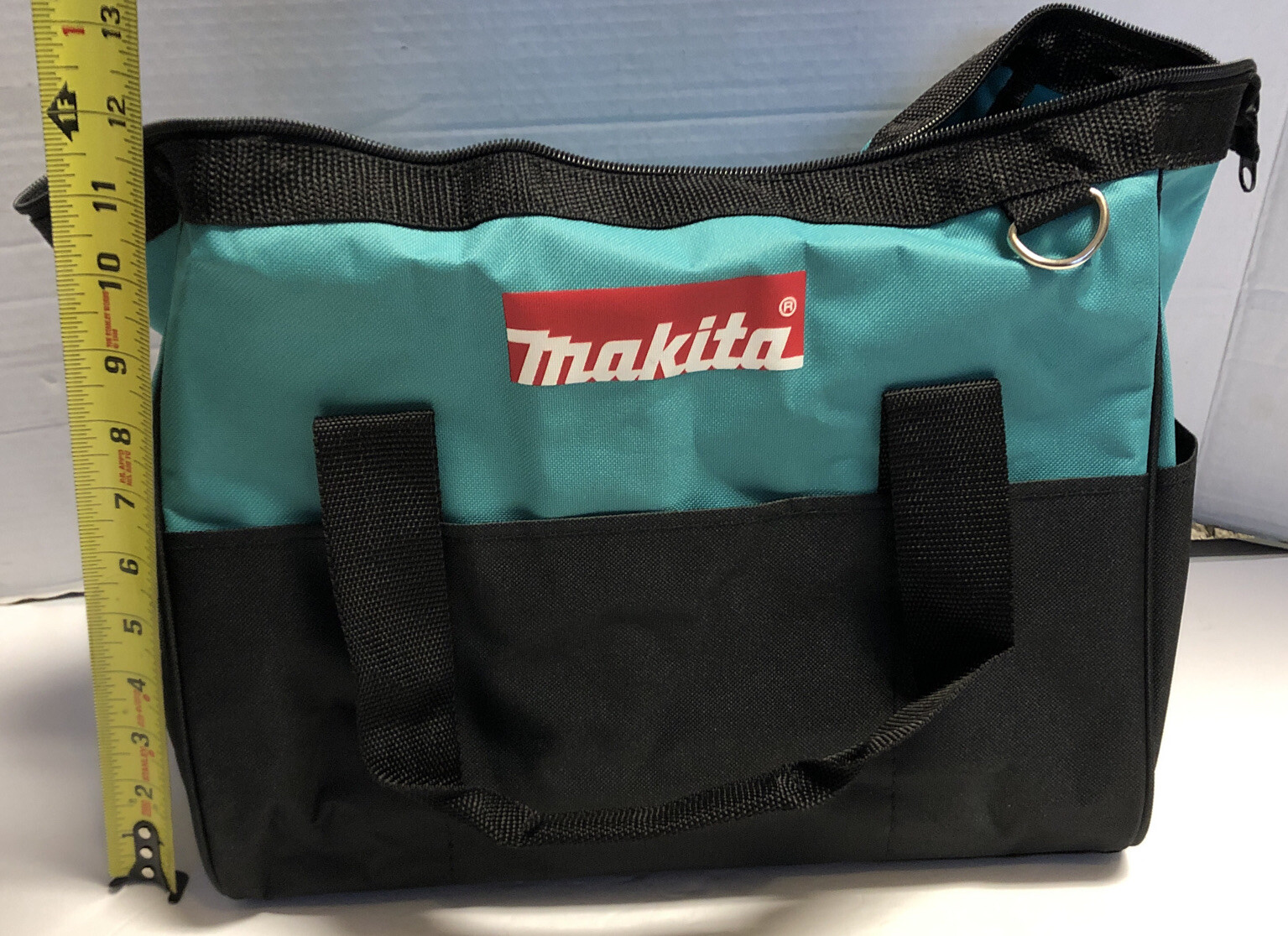 NEW MAKITA 14″ X 11″ X 9” Medium Tool Bag w/ 8 Exterior Pockets + Shoulder Strap