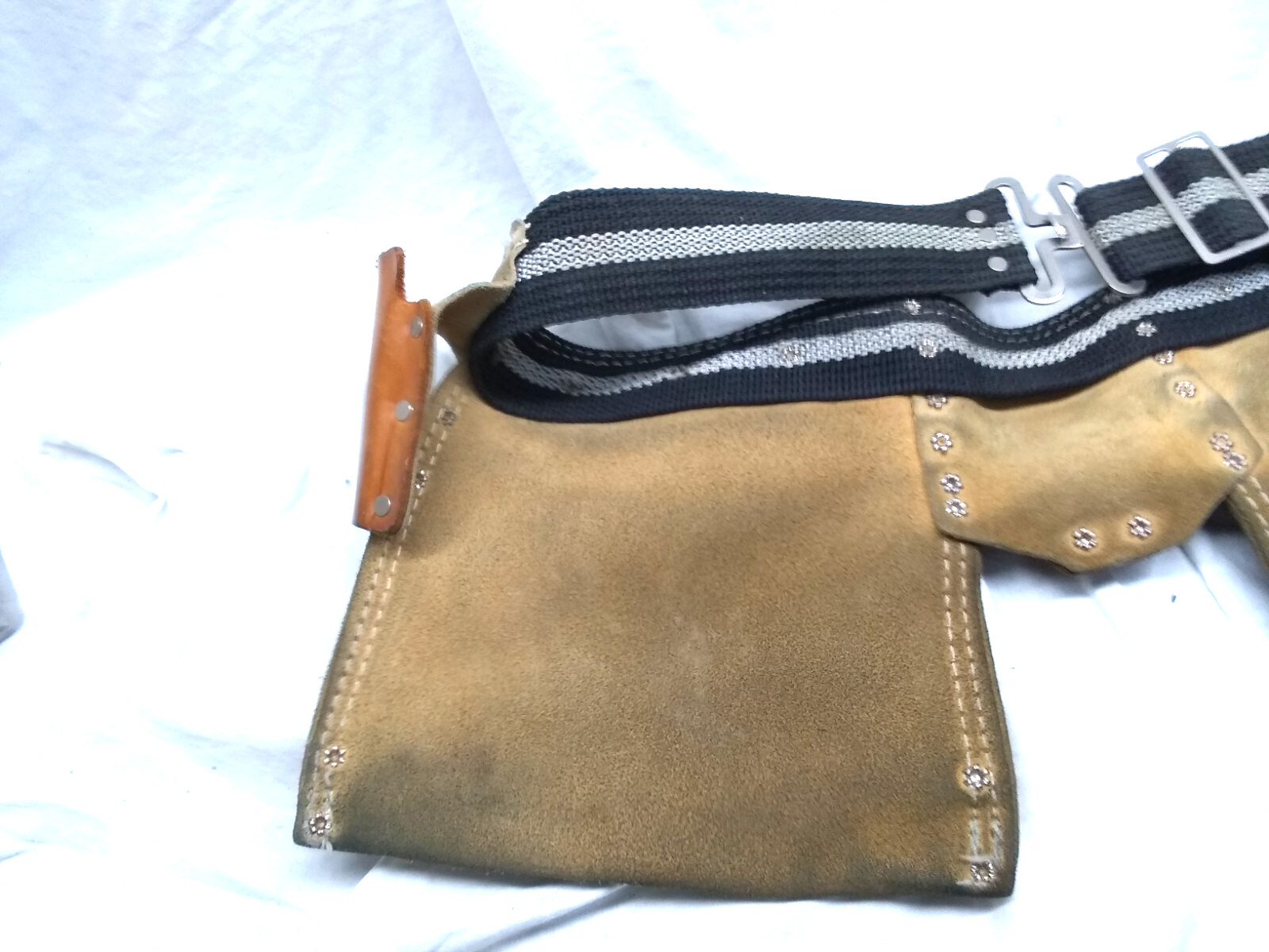 Rooster Leather R-490-2 Carpenter’s Tool Belt Pouches Tape Holder Great Usable