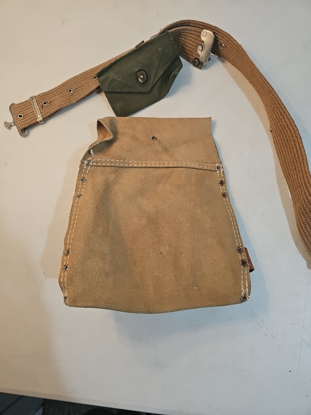 Rooster Tough Nail And Tool Bag Belt Tooled Suede Leather Hide R-823