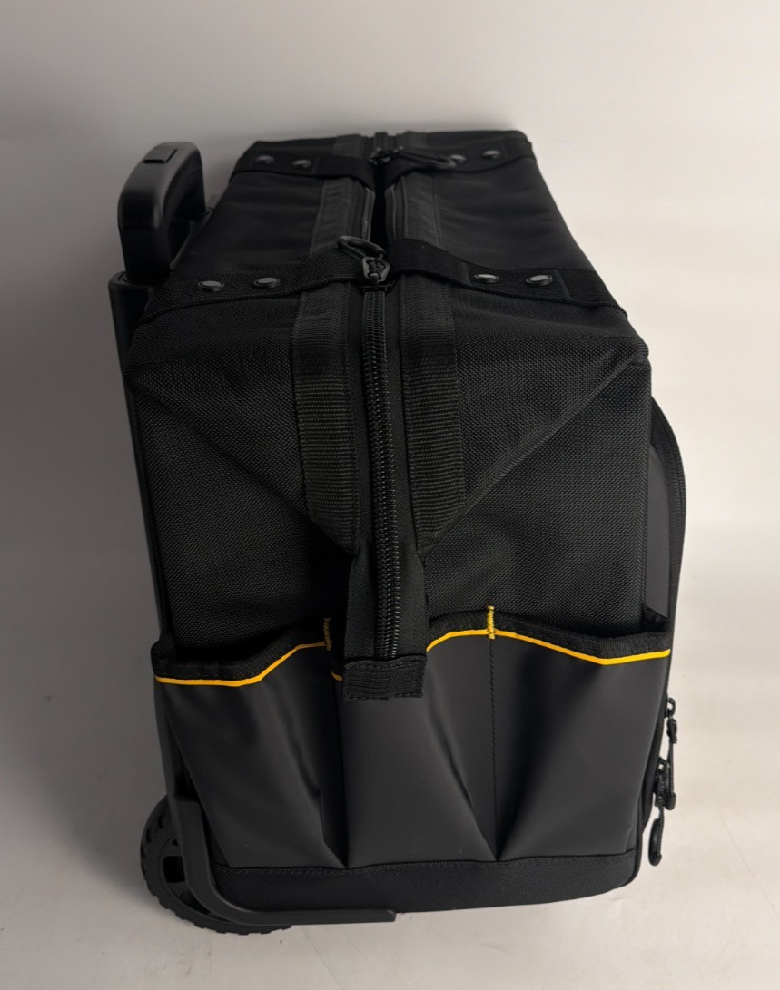 [NEW] DEWALT (DWST560107) 18-In. (457mm) Pro Rolling Tool Bag