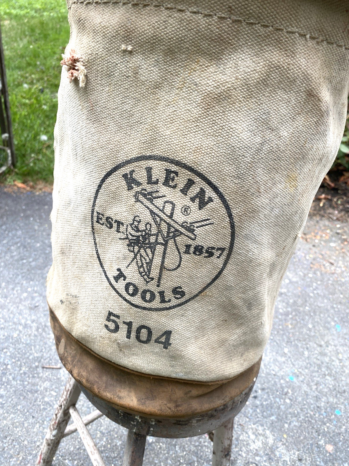 A Vintage Klein Tools 5104 12-Inch Canvas Tool Bag