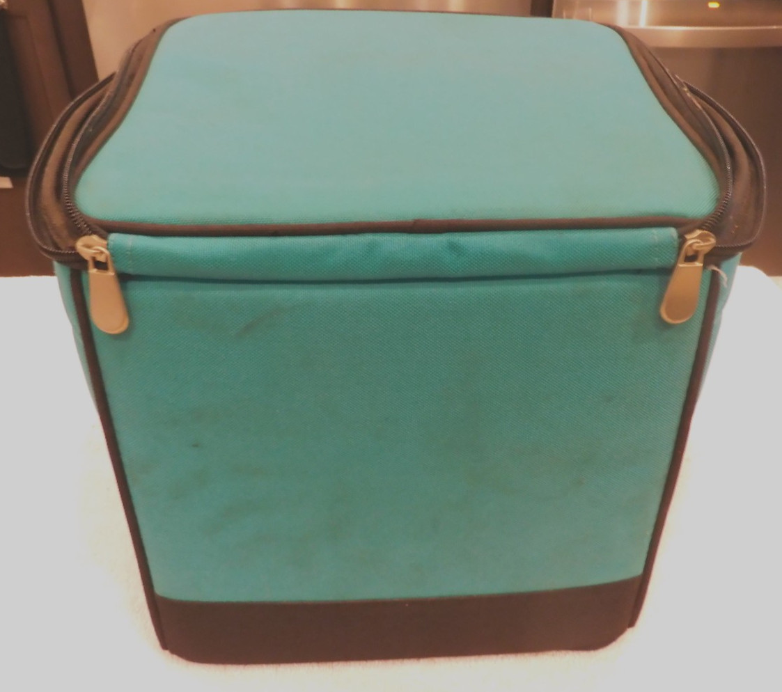 Makita 10″ Square Lithium-Ion Storage/Carry bag with Dividers