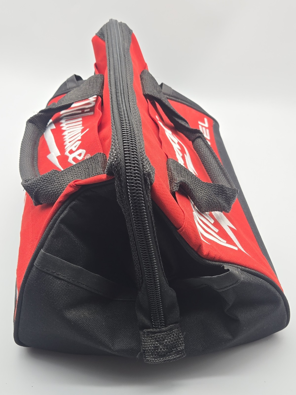 Milwaukee FUEL M12 13″ Heavy Duty Contractors Tool Bag M18 13″ x 9″ x 10″