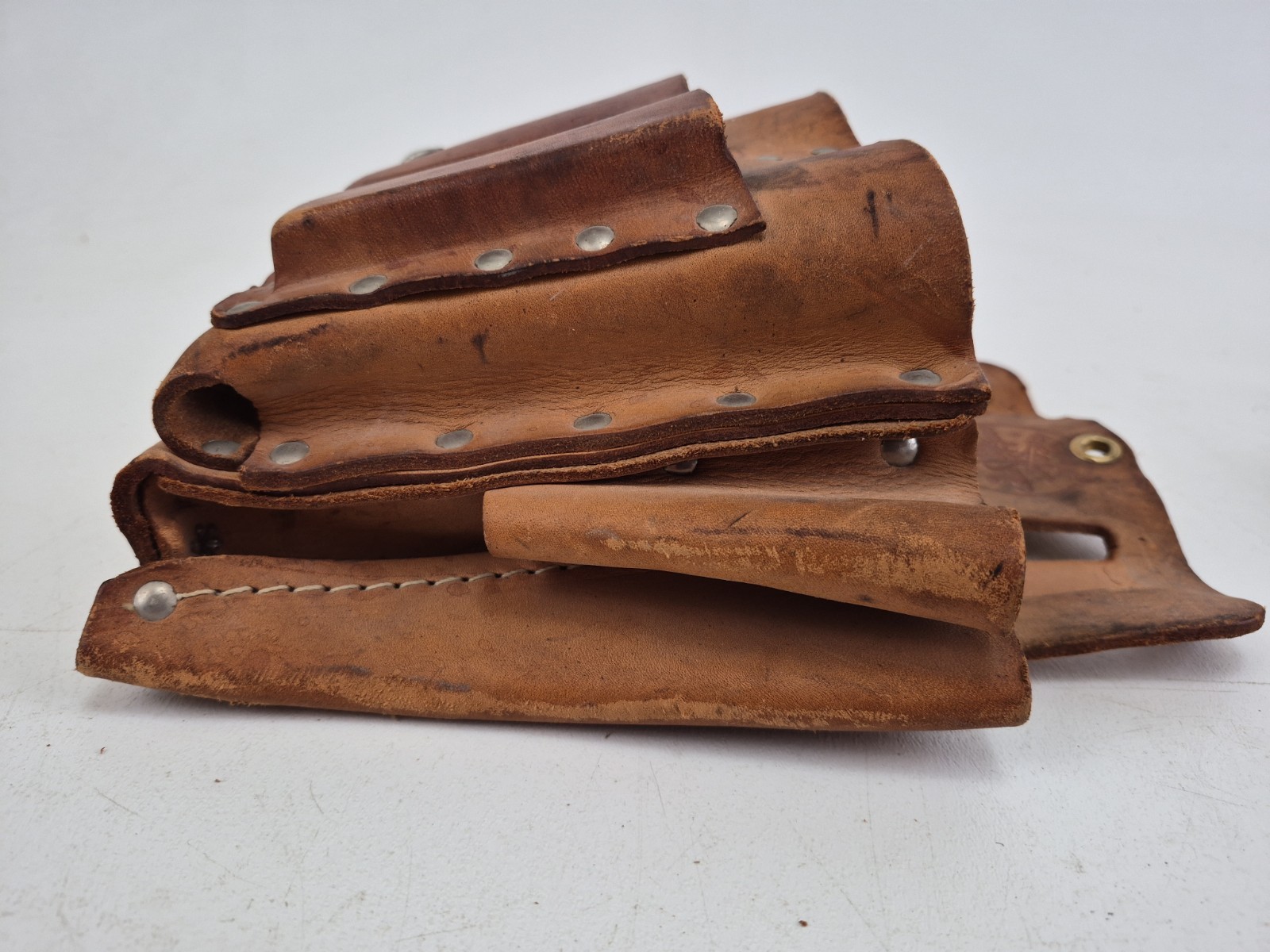 Klein Tools 5165 10 Pocket Leather Tool Pouch w/ Atchison 46″ Belt 46″