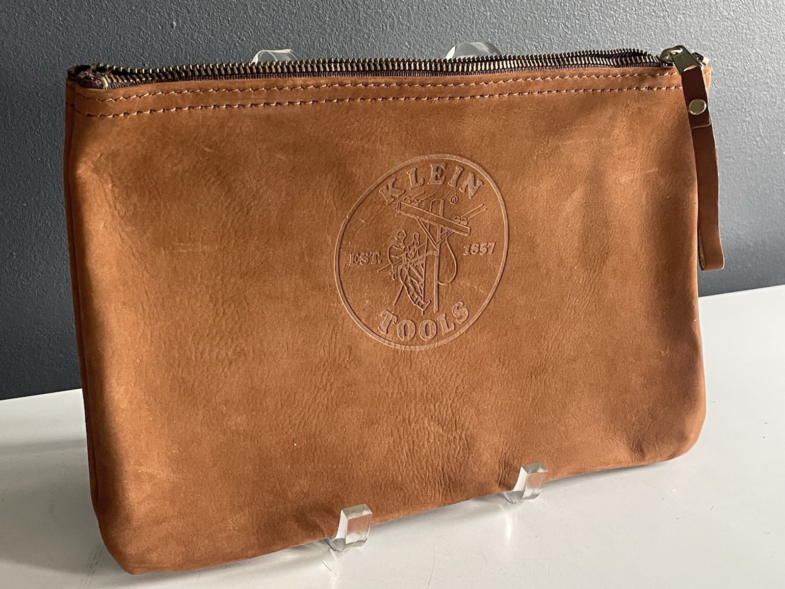 Klein Tools 5139L 12-1/2-Inch Top-Grain Leather Zipper Bag