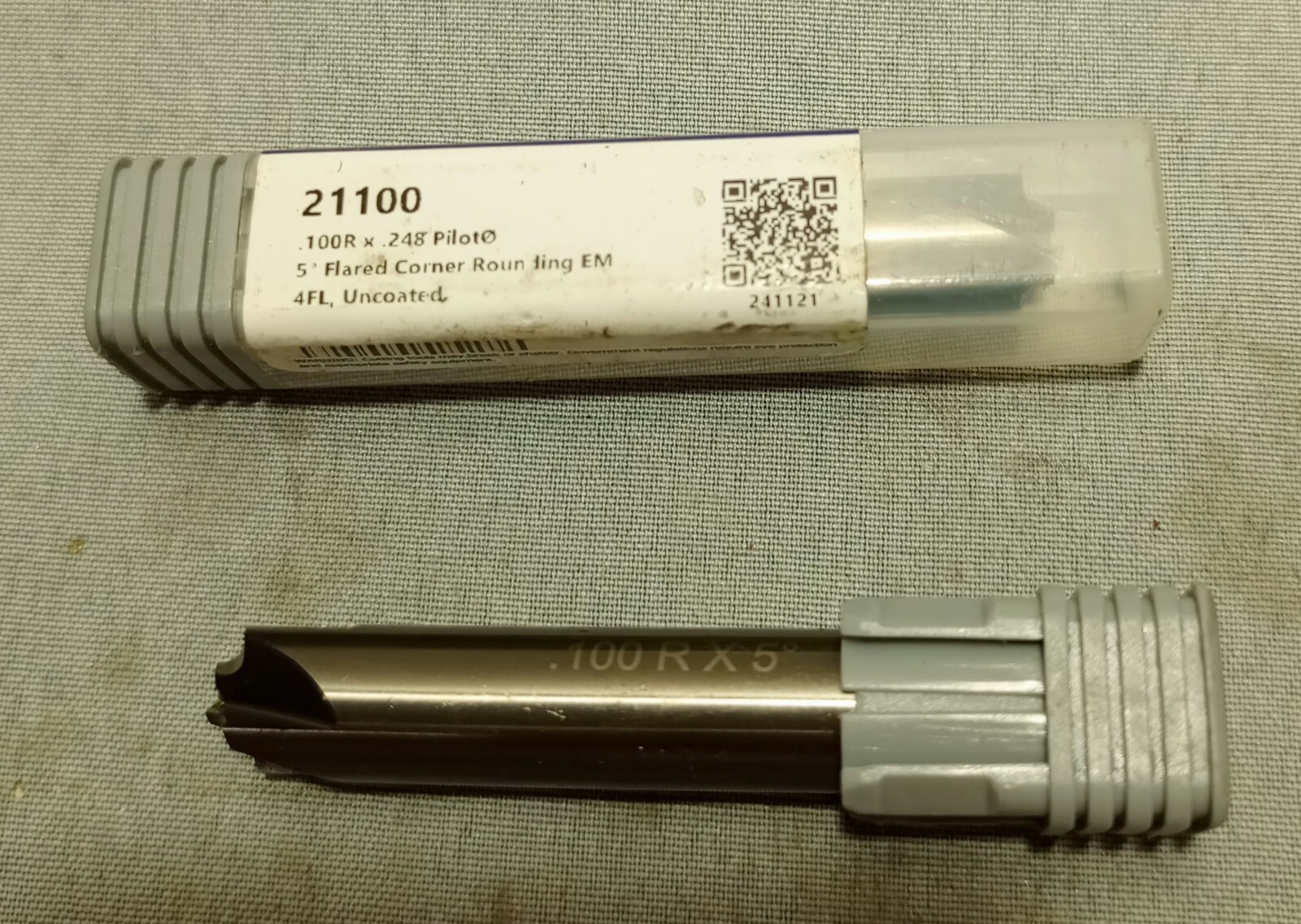 Lot Of 2 Harvey Tool 21100 .100 R × 5°