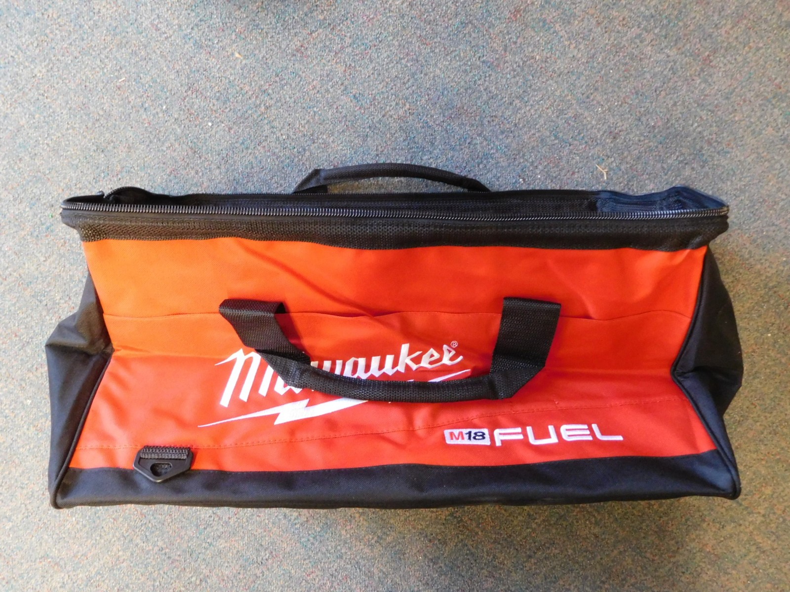Milwaukee 50-55-3565 M18 Fuel Heavy Duty Soft Side Contractor Bag 22″ x 12″ x 12