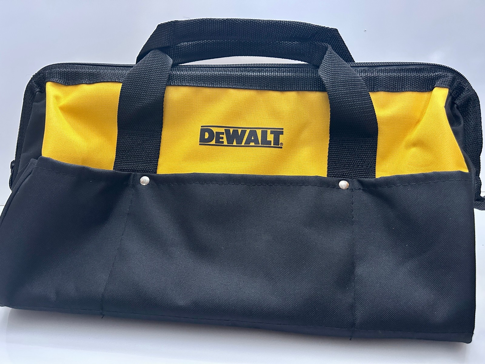 624807-01 DEWALT Tool Bag Heavy Duty w 14 Pockets 18-1/2 Inch **NEW**