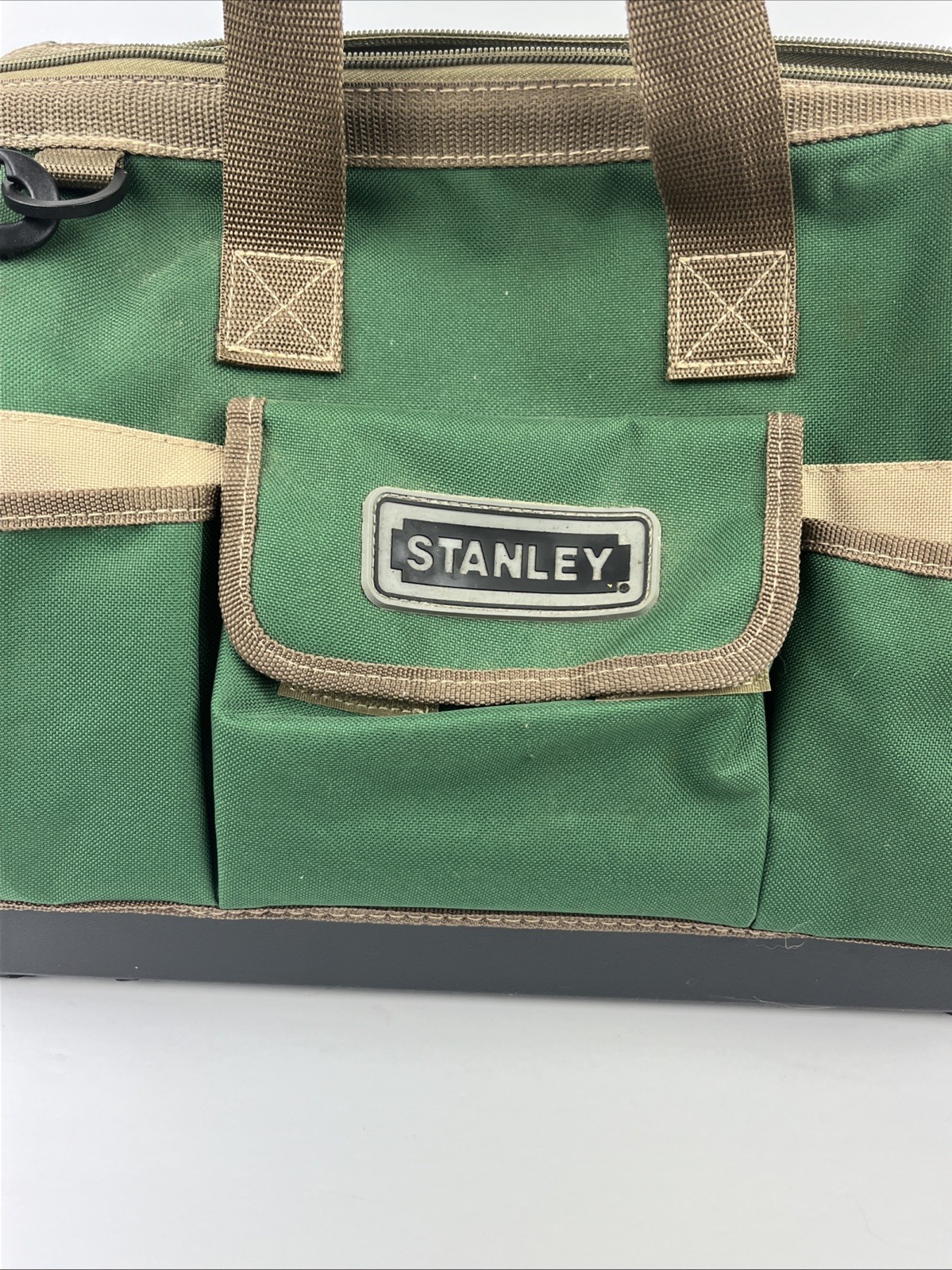 STANLEY 16″ Open Mouth Zipper Top Pockets Tool Bag Hard Bottom Green 16x11x9″