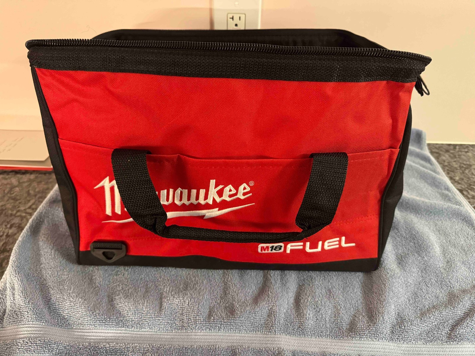 Milwaukee *NEW* M18 FUEL 16x10x11 Heavy Duty Contractor Tool Bag