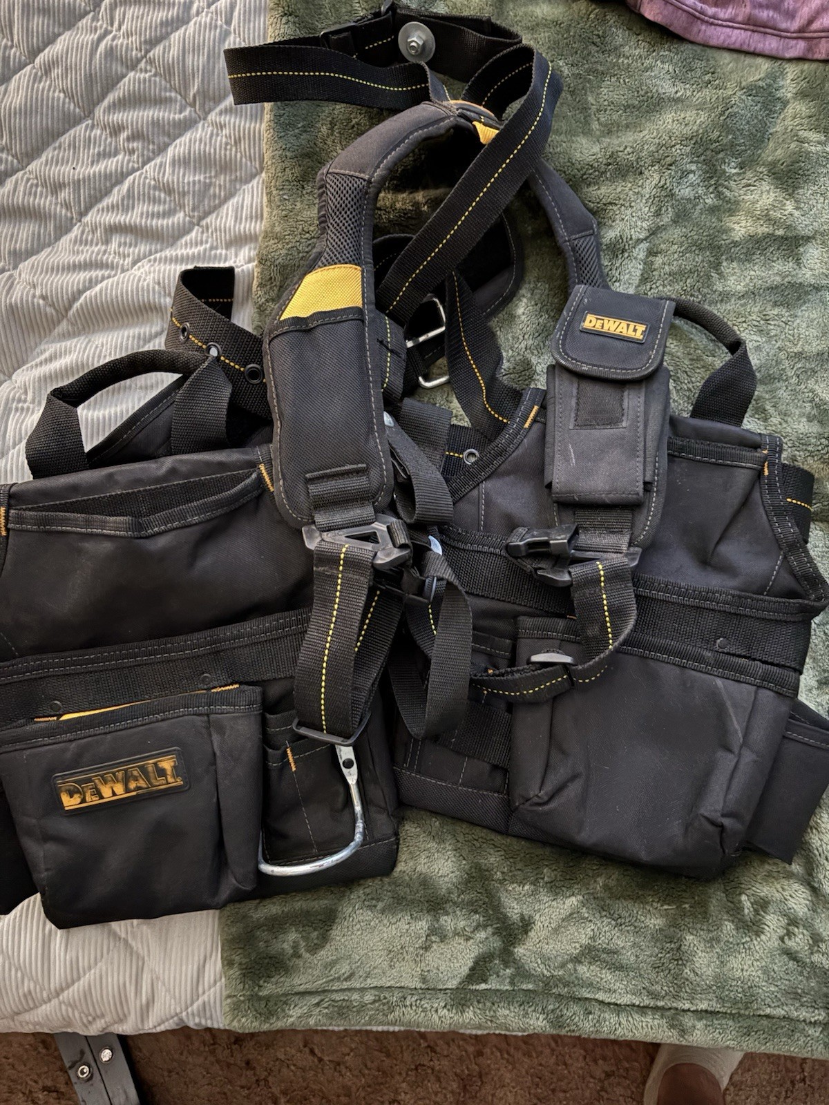 DEWALT DWST1-75552 Tool Belt Pouch and Hammer Loop – Black/Yellow