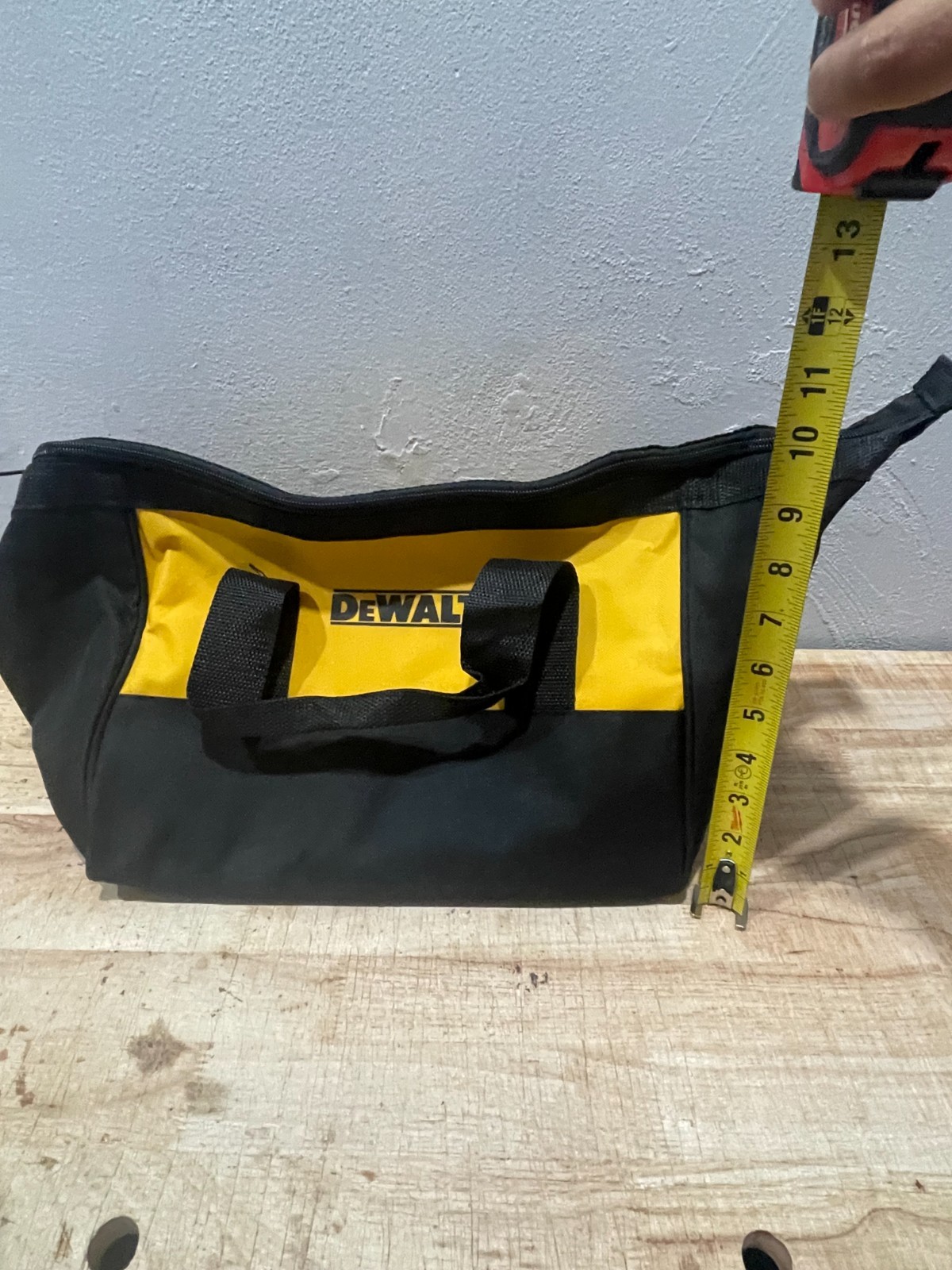 Dewalt 13″ Tool Bag Balistic Nylon With Zipper Closure 13 x 10 x 10