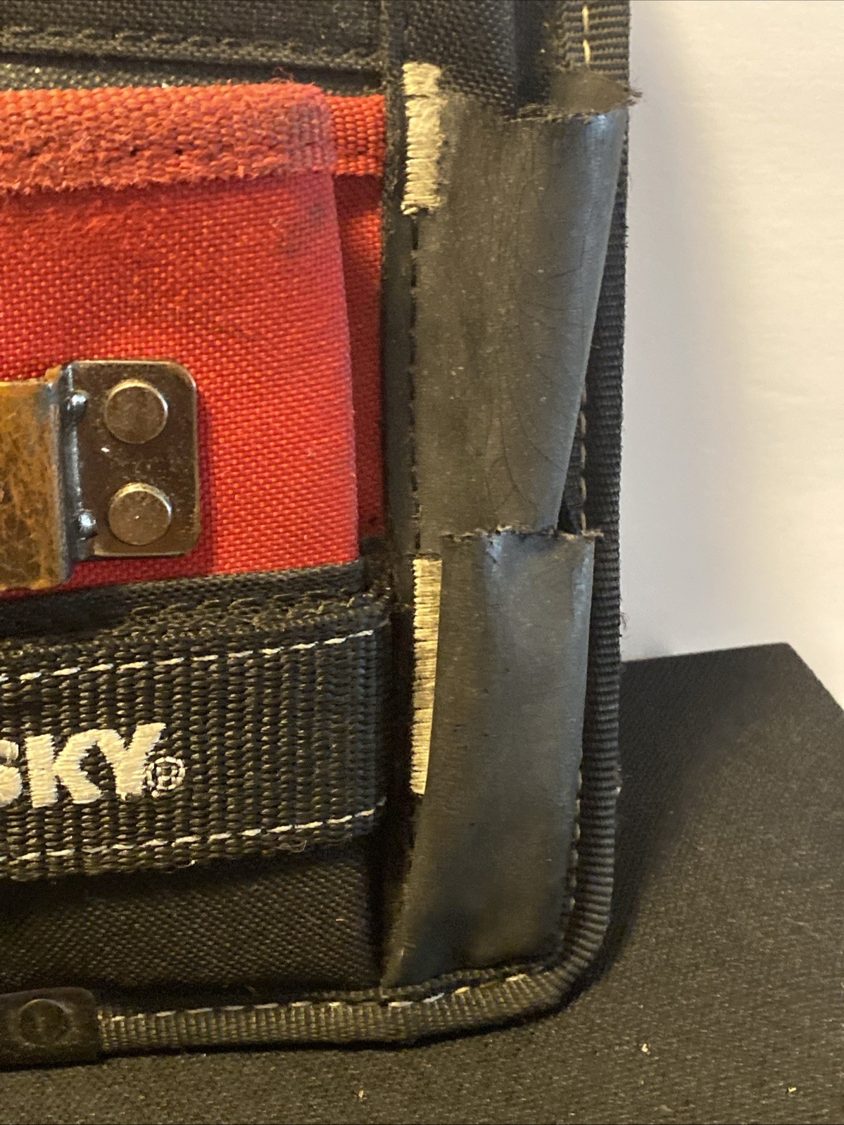 Husky 7 in. 3-Pocket Clip On Tool Belt Pouch Pre-owned