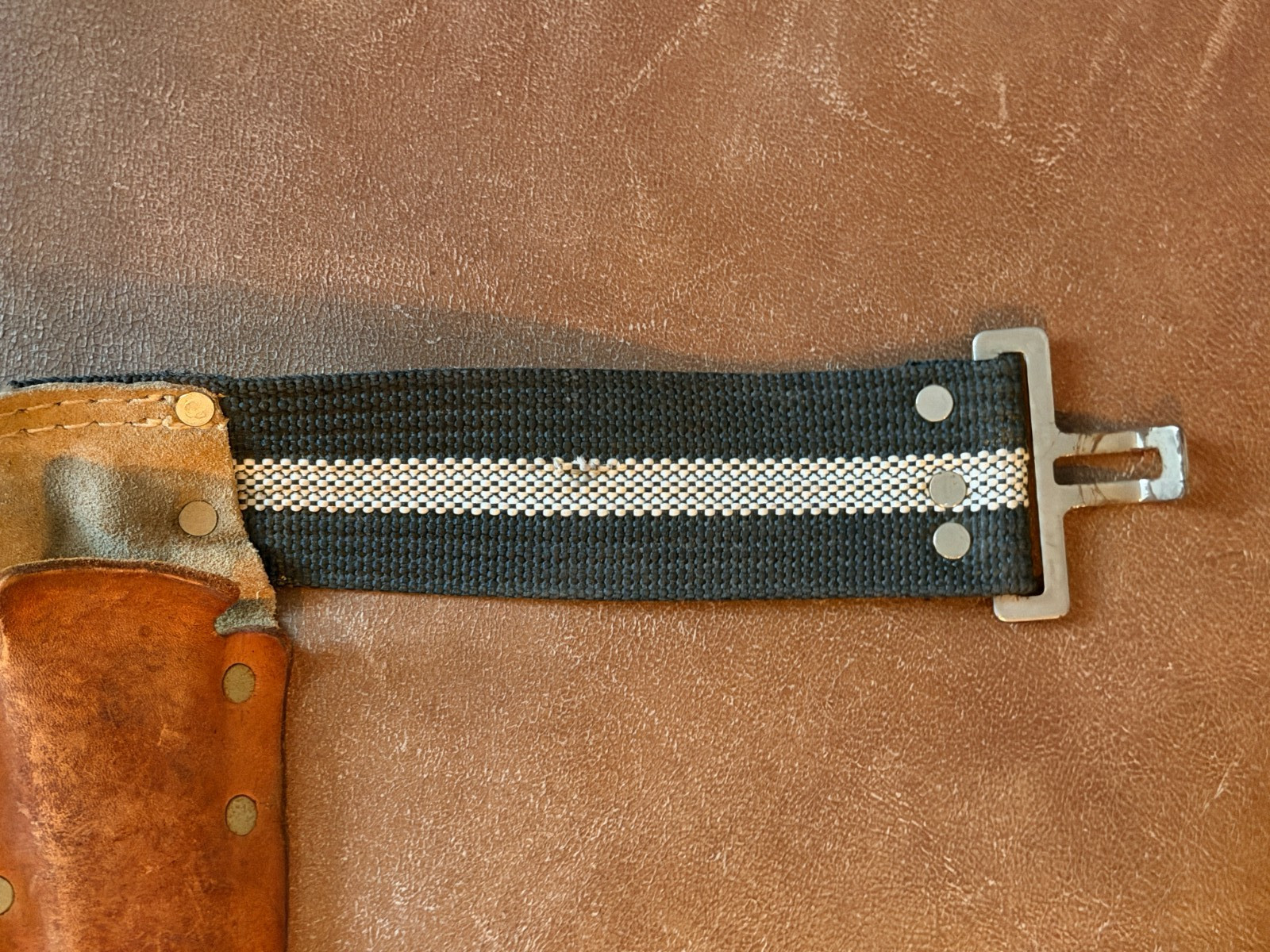 Rooster Products Suede Leather Carpenter Pro Tool Pouch Belt R-499-2 Hammer Nail