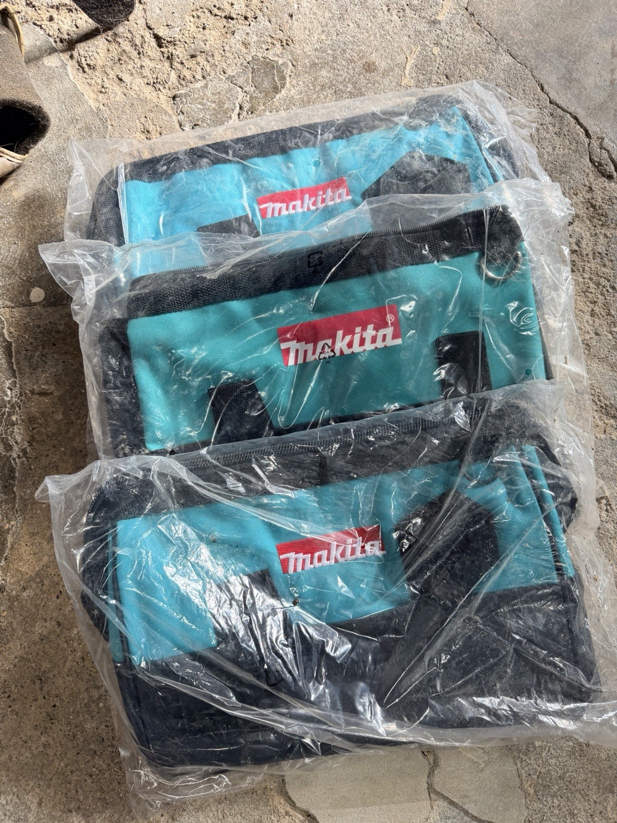 LIMITED TIME OFFER!!!Makita Large 21″ x 12″ Contractor Tool Bag