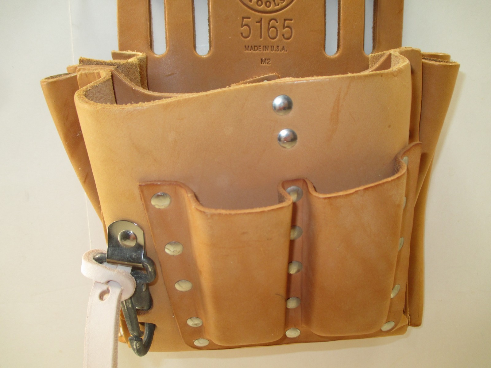 KLEIN TOOLS 5165~10-POCKET -TAN LEATHER TOOL POUCH~TAPE THONG~KNIFE SNAP~U.S.A.