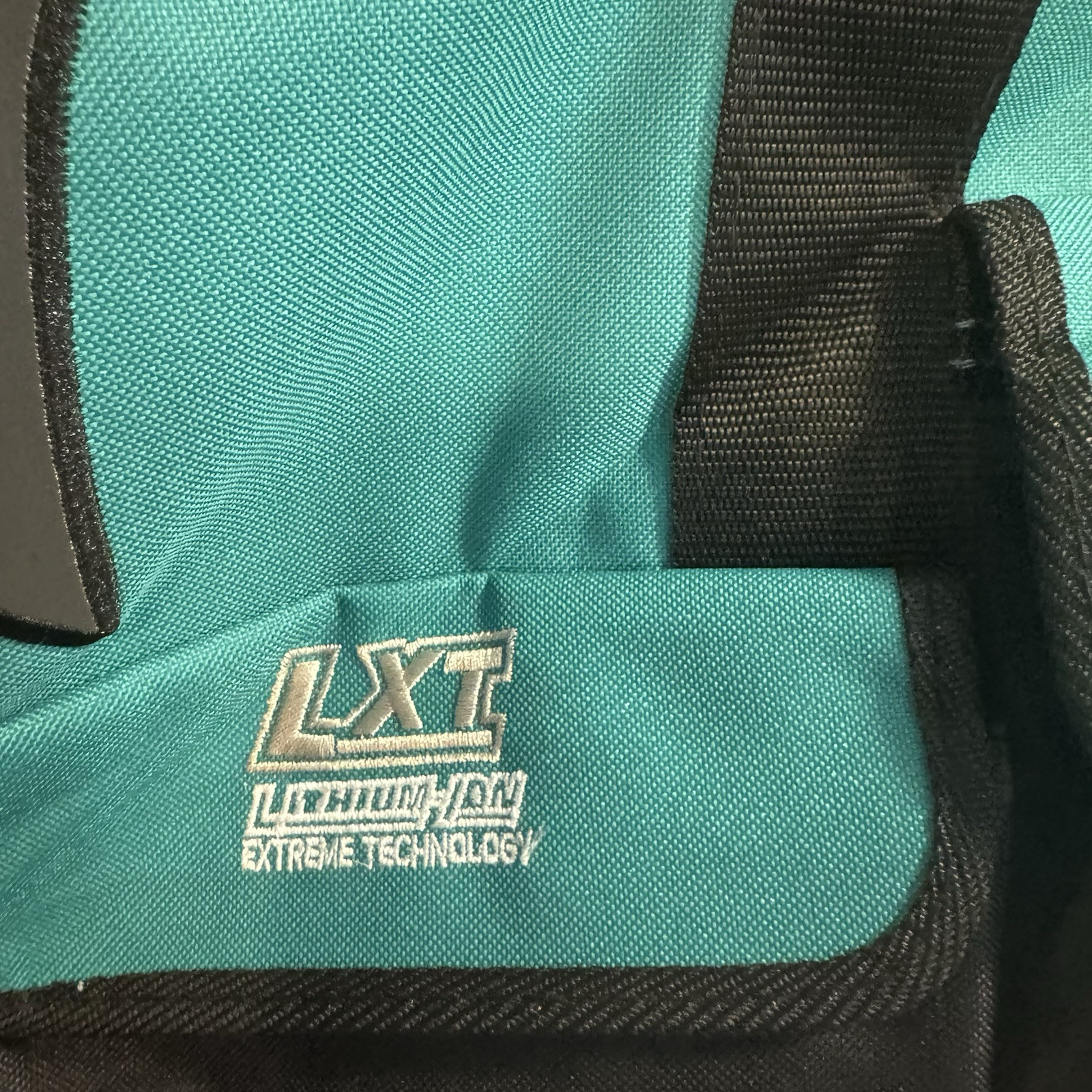Makita 831269-3 LXT Rolling Tool Bag with Wheel – Large