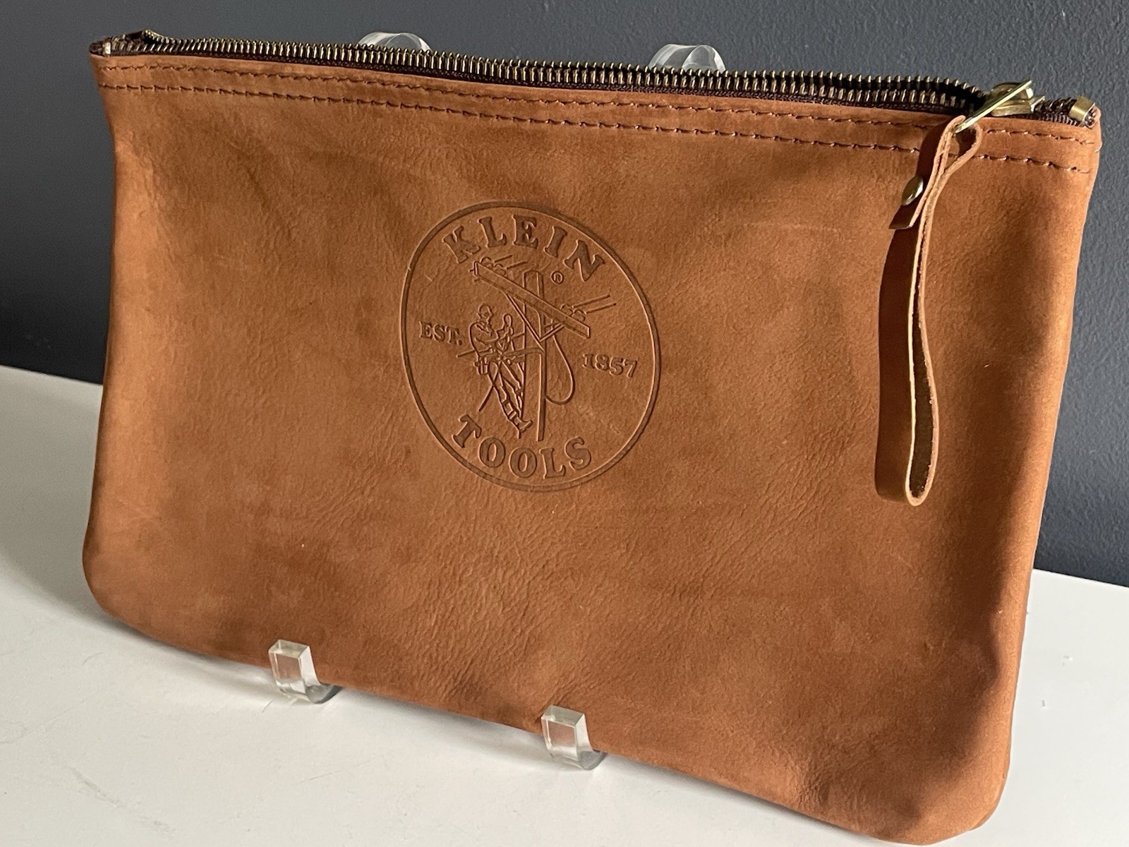 Klein Tools 5139L 12-1/2-Inch Top-Grain Leather Zipper Bag