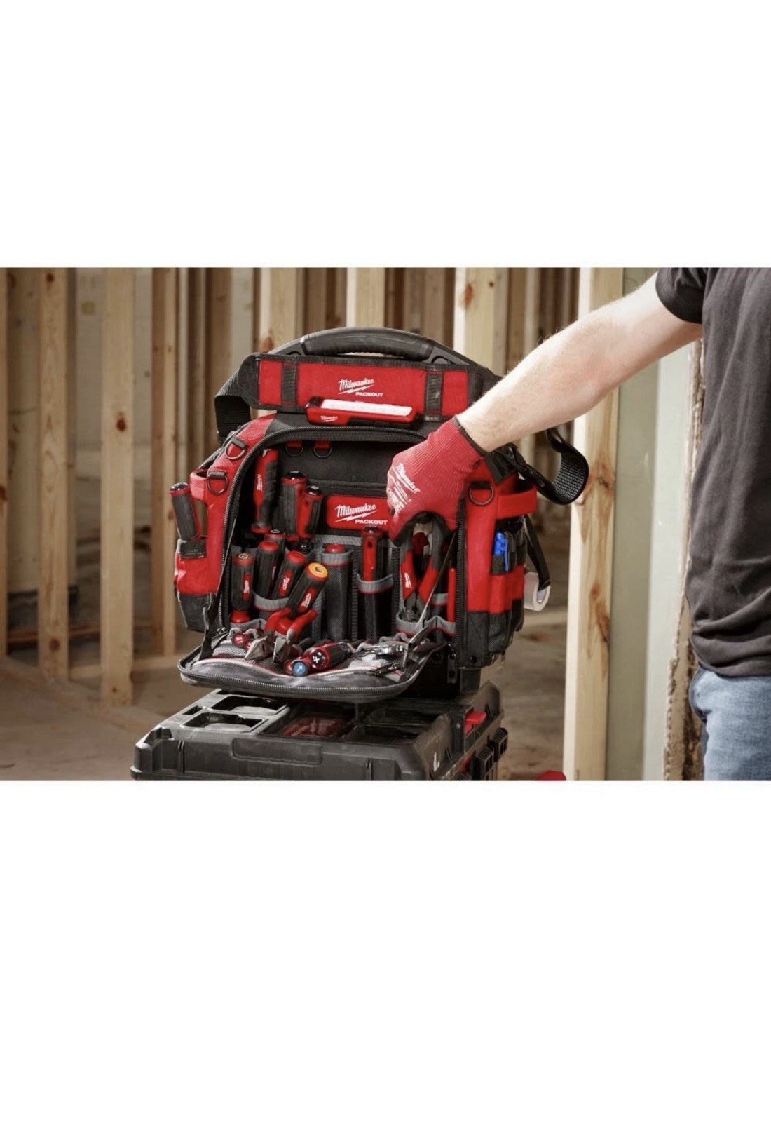 Milwaukee 48-22-8316 PACKOUT 15″ Structured Tool Bag
