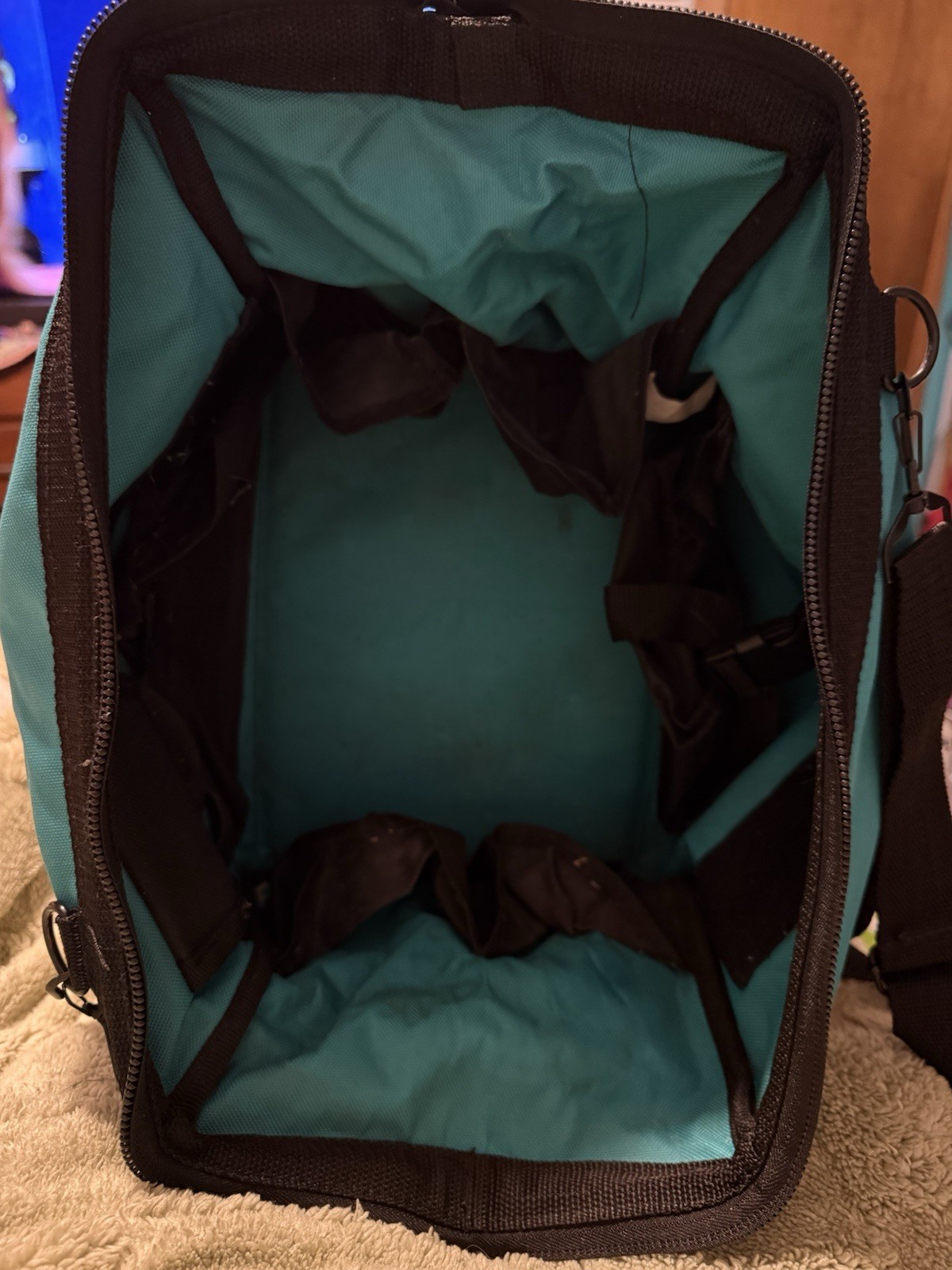 Makita 14″x 9″ x 11″ Tool Bag/Case 8 Pockets W/ Strap NEW