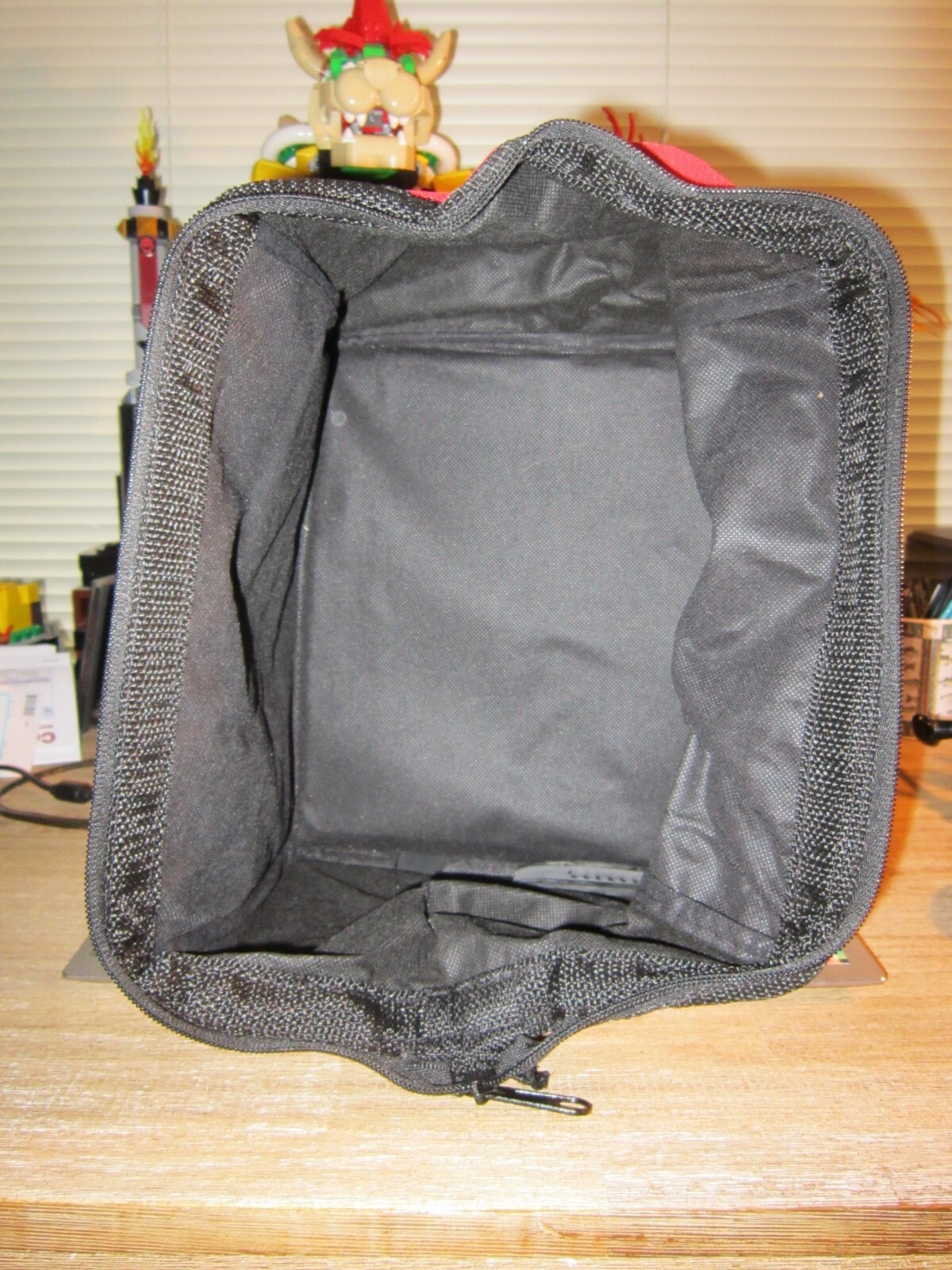 Milwaukee Canvas Tool Bag » Red / Black » Zipper Closure