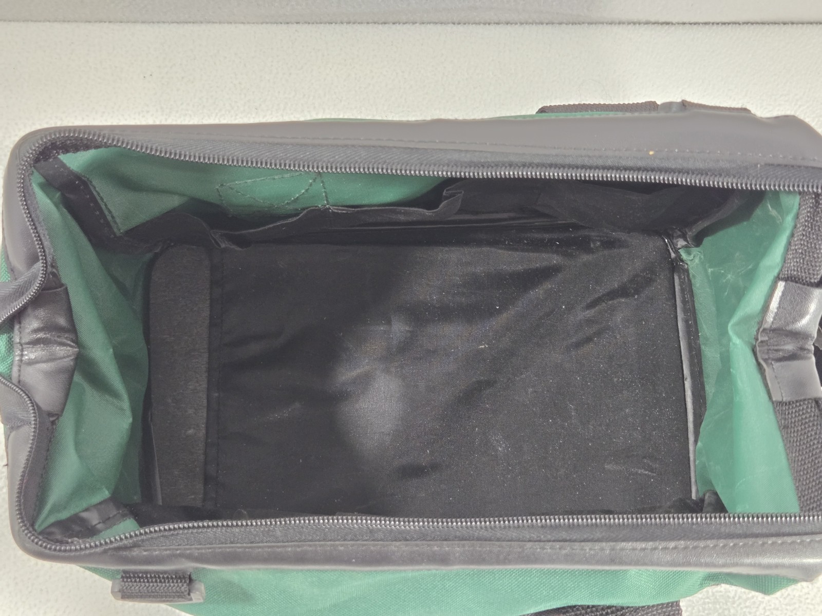 Craftsman 21-Pocket Large Mouth Tool Bag 40411 Green