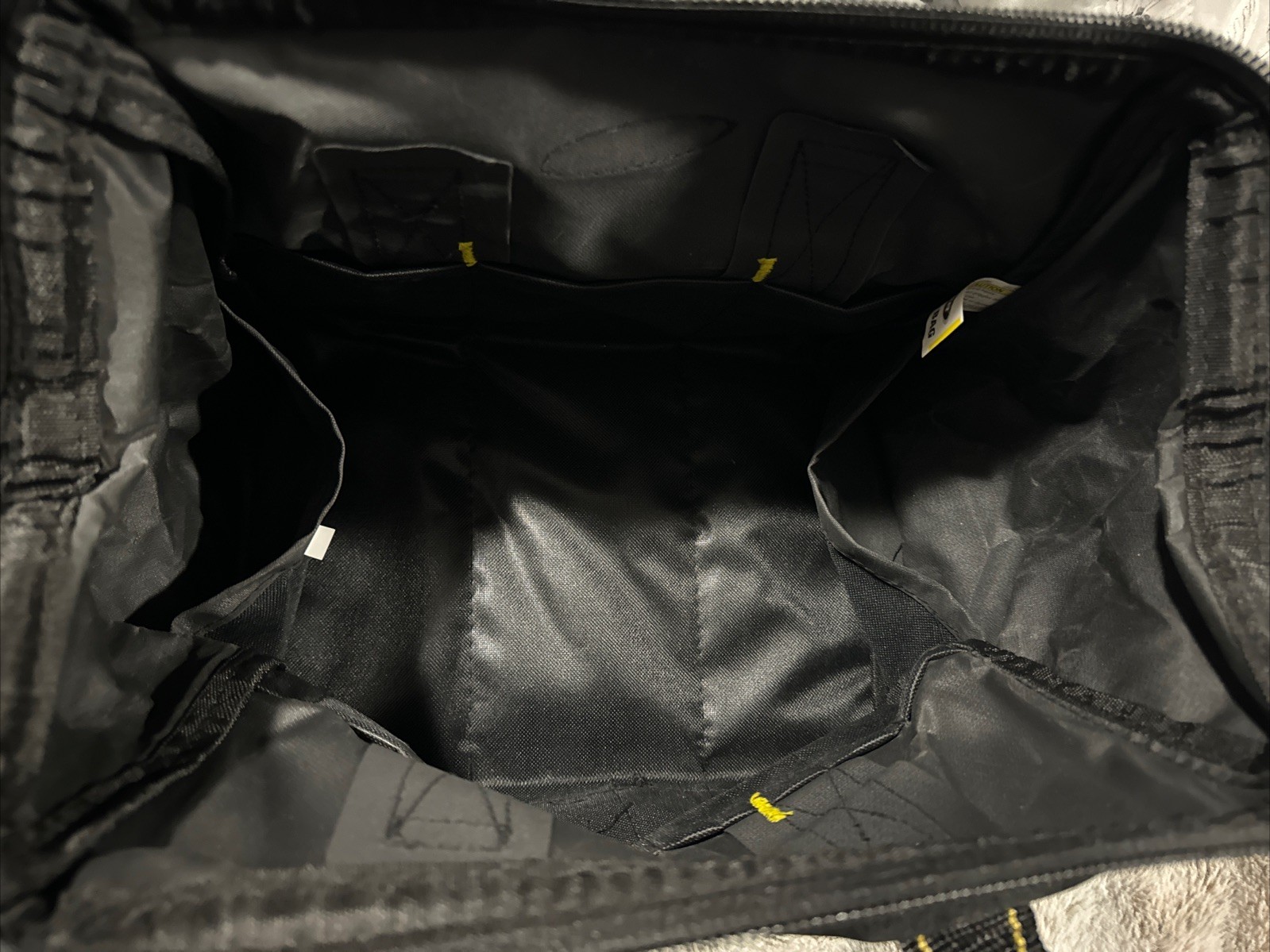 NWT Voyager 12” Tool Bag 24lb Capacity 15 Inside Pockets 6 Outside