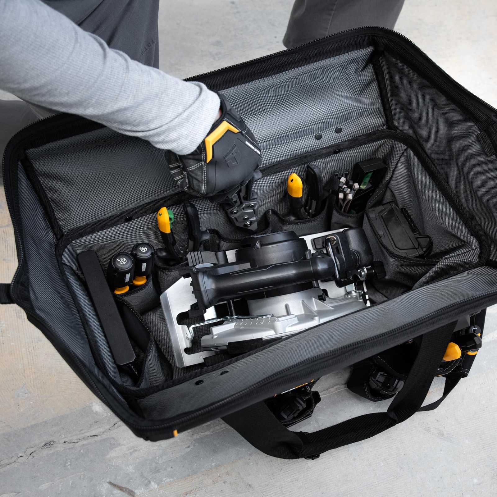 Toughbuilt – 20 Tool Bag Heavy-Duty Wide-Open Hard Body Tool