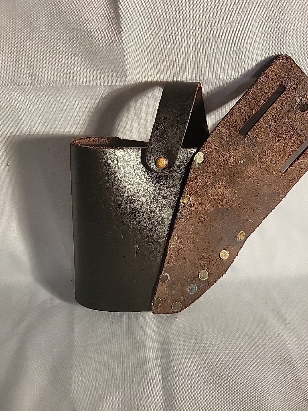 TOP GRAIN COWHIDE Leather Tool Pouch/ Rilfe Holster Brass Plated Buttons?