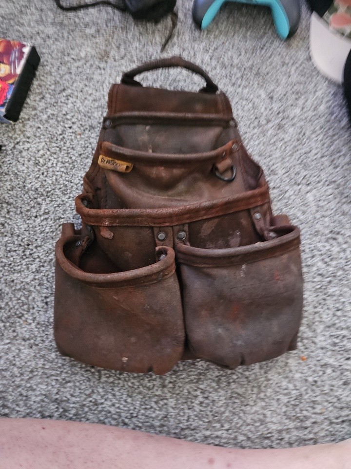 DEWALT Leather Tool Belt Pouch Organizer Tool Holder Brown Patina, Broke In